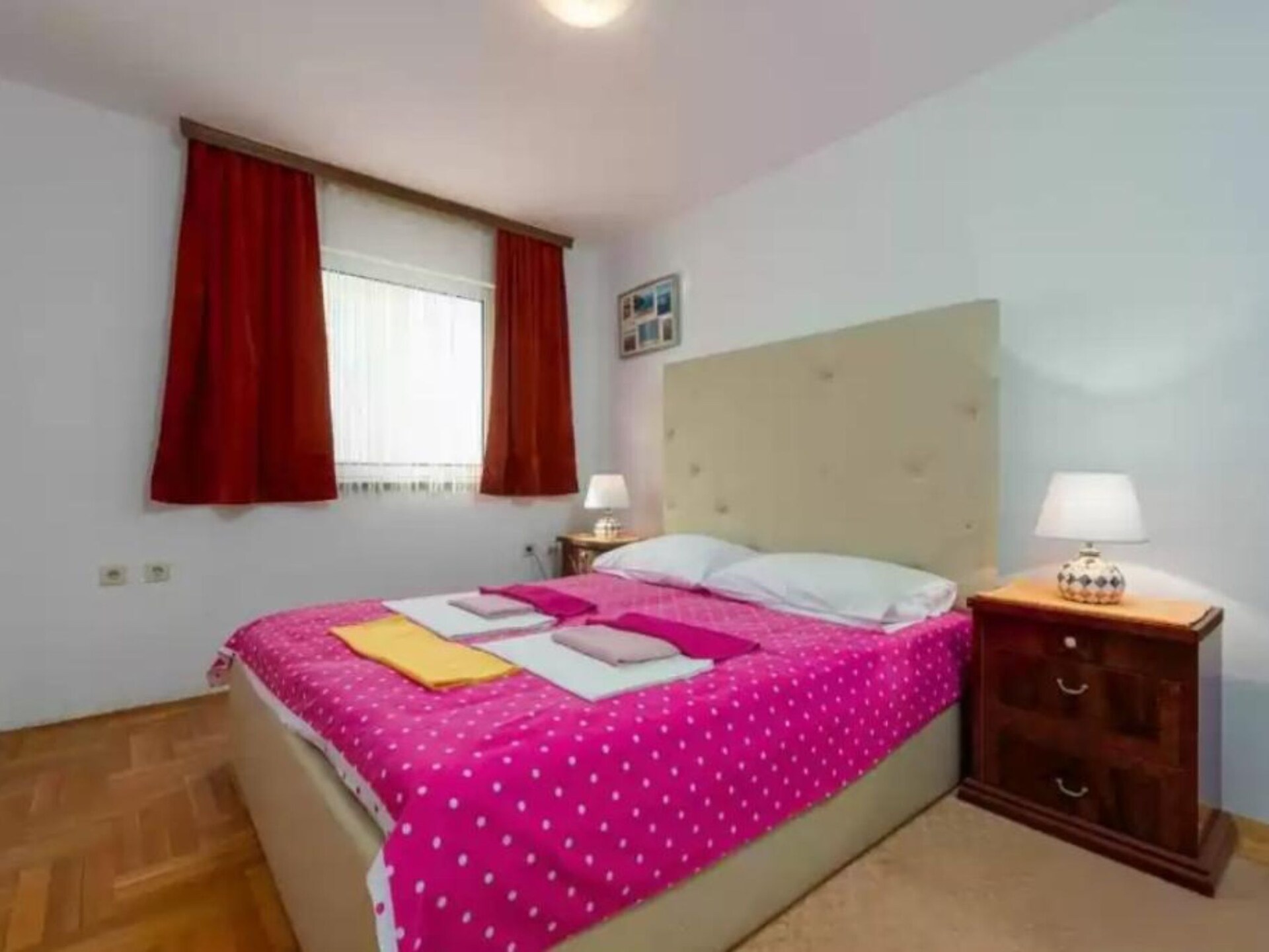 Ruim appartement met drie slaapkamers vlakbij zee in Okrug Gornji - foto 26