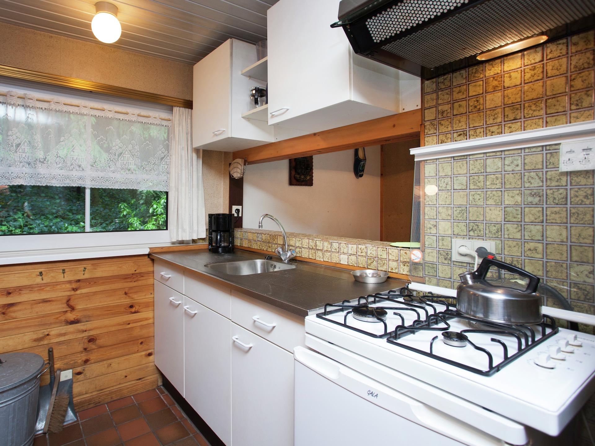 4-persoons chalet met omheinde tuin in Lanklaar - foto 10