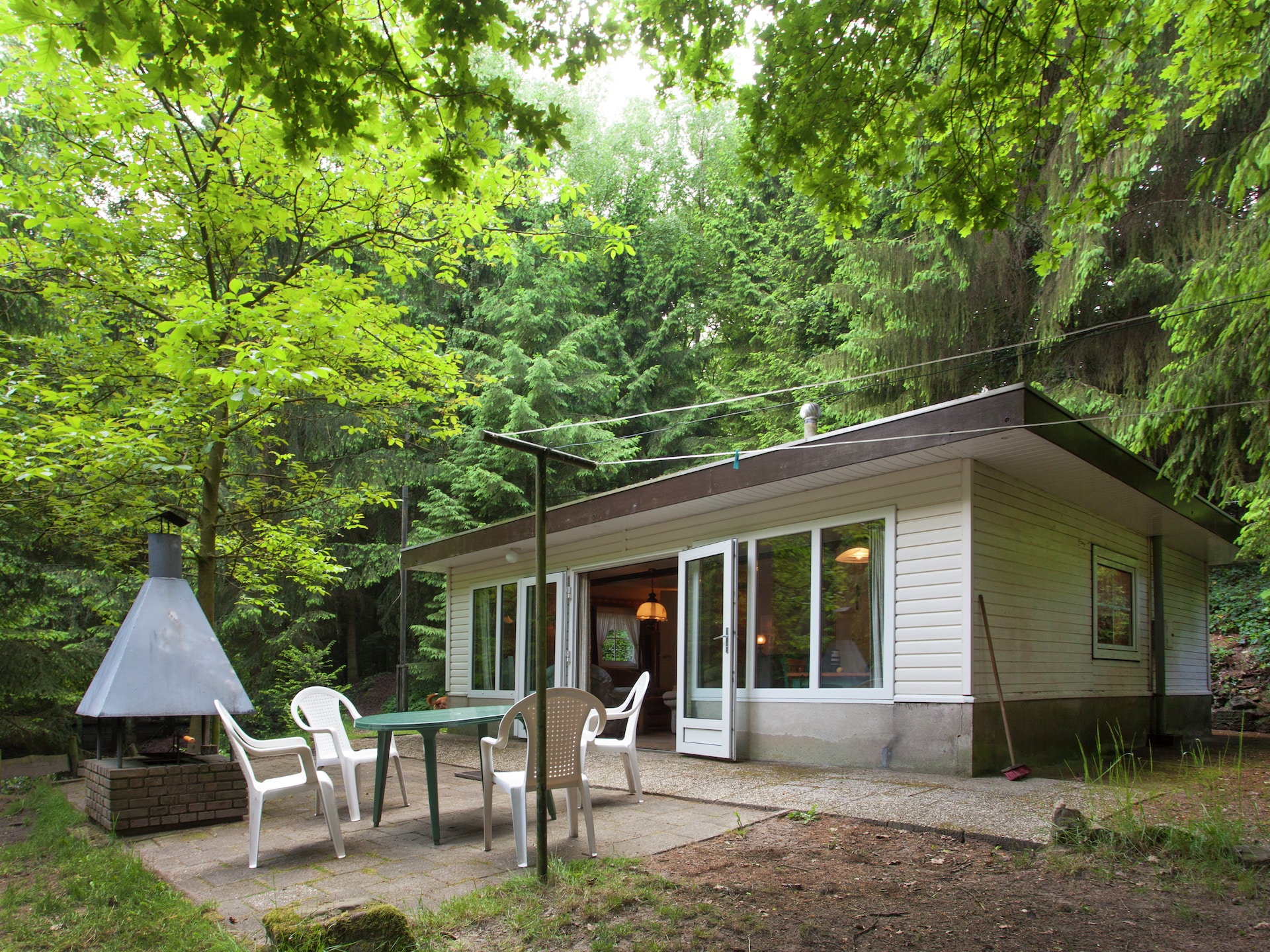 4-persoons chalet met omheinde tuin in Lanklaar - foto 1