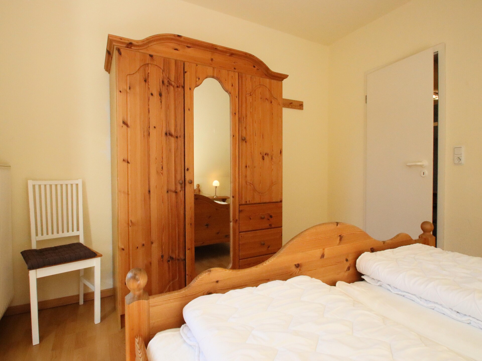 Op 1,3 km van het strand: comfortabel appartement in Burhave - foto 8