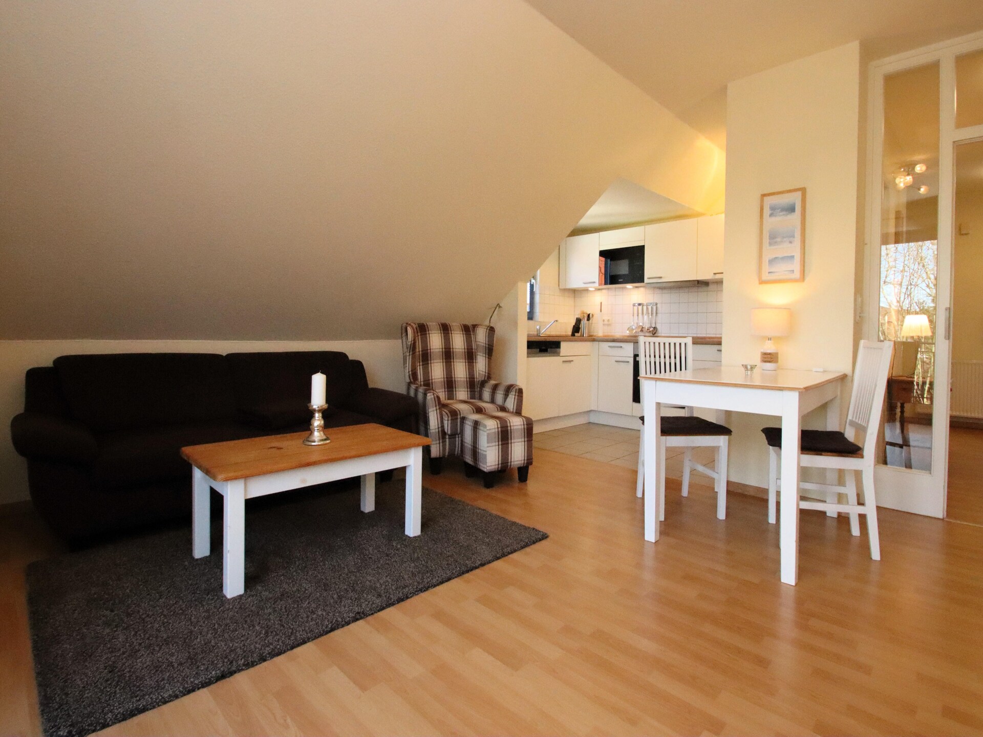 Op 1,3 km van het strand: comfortabel appartement in Burhave - foto 4