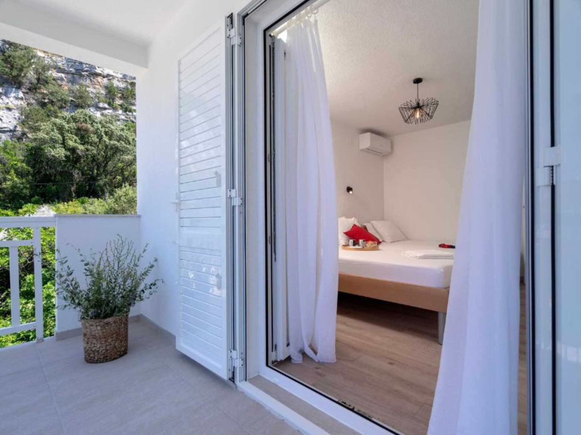 Vakantiehuis Jadranko: Direct aan Zee in Afgelegen Baai op Hvar - foto 22