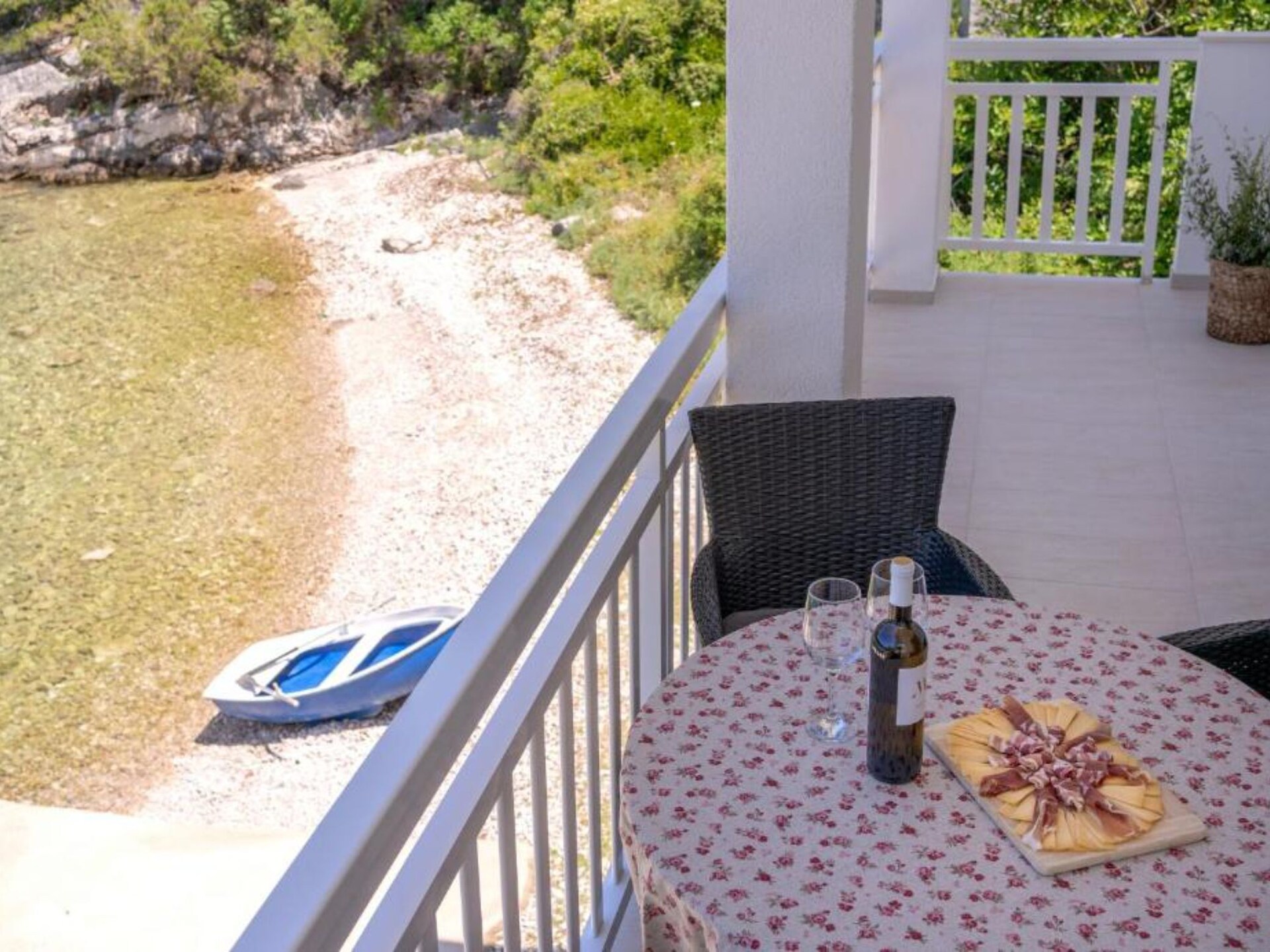 Vakantiehuis Jadranko: Direct aan Zee in Afgelegen Baai op Hvar - foto 24