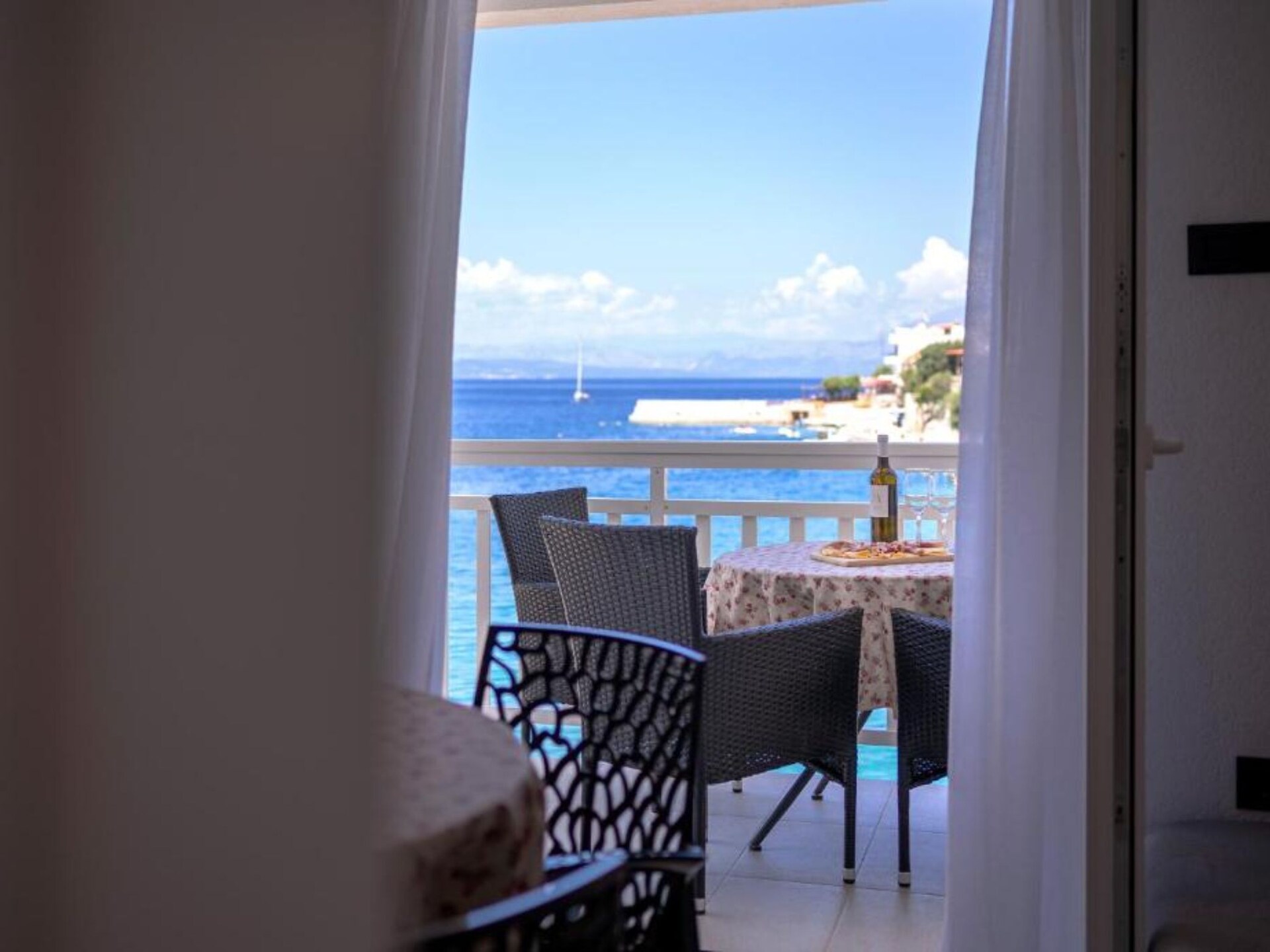 Vakantiehuis Jadranko: Direct aan Zee in Afgelegen Baai op Hvar - foto 43