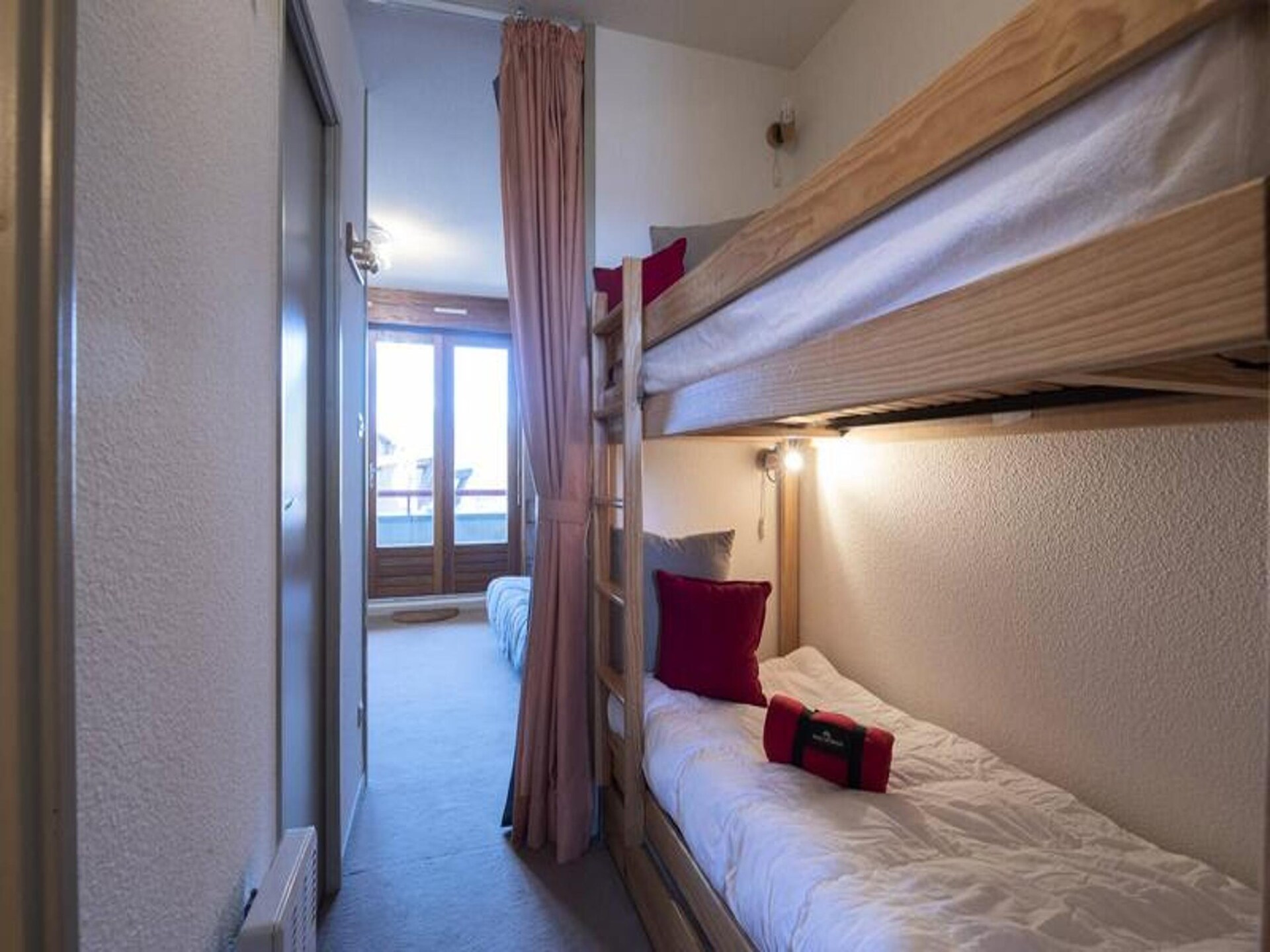 Zonnig studio-appartement op 100 meter van de piste in St Lary Soulan - foto 17
