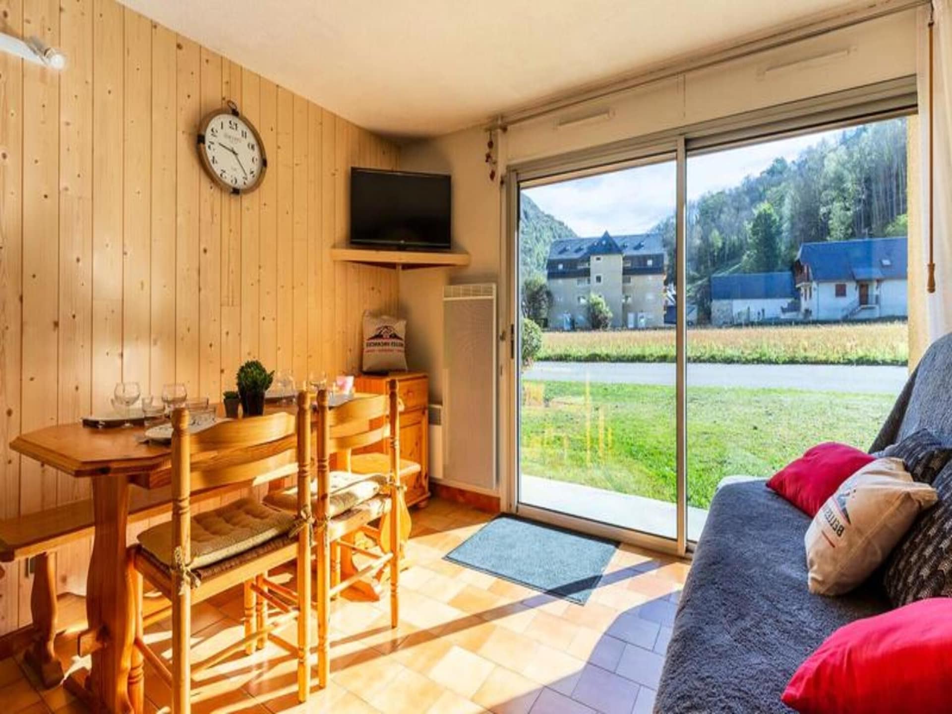 Knus appartement 6p met tuin en Pyreneeënzicht in Saint Lary - foto 10