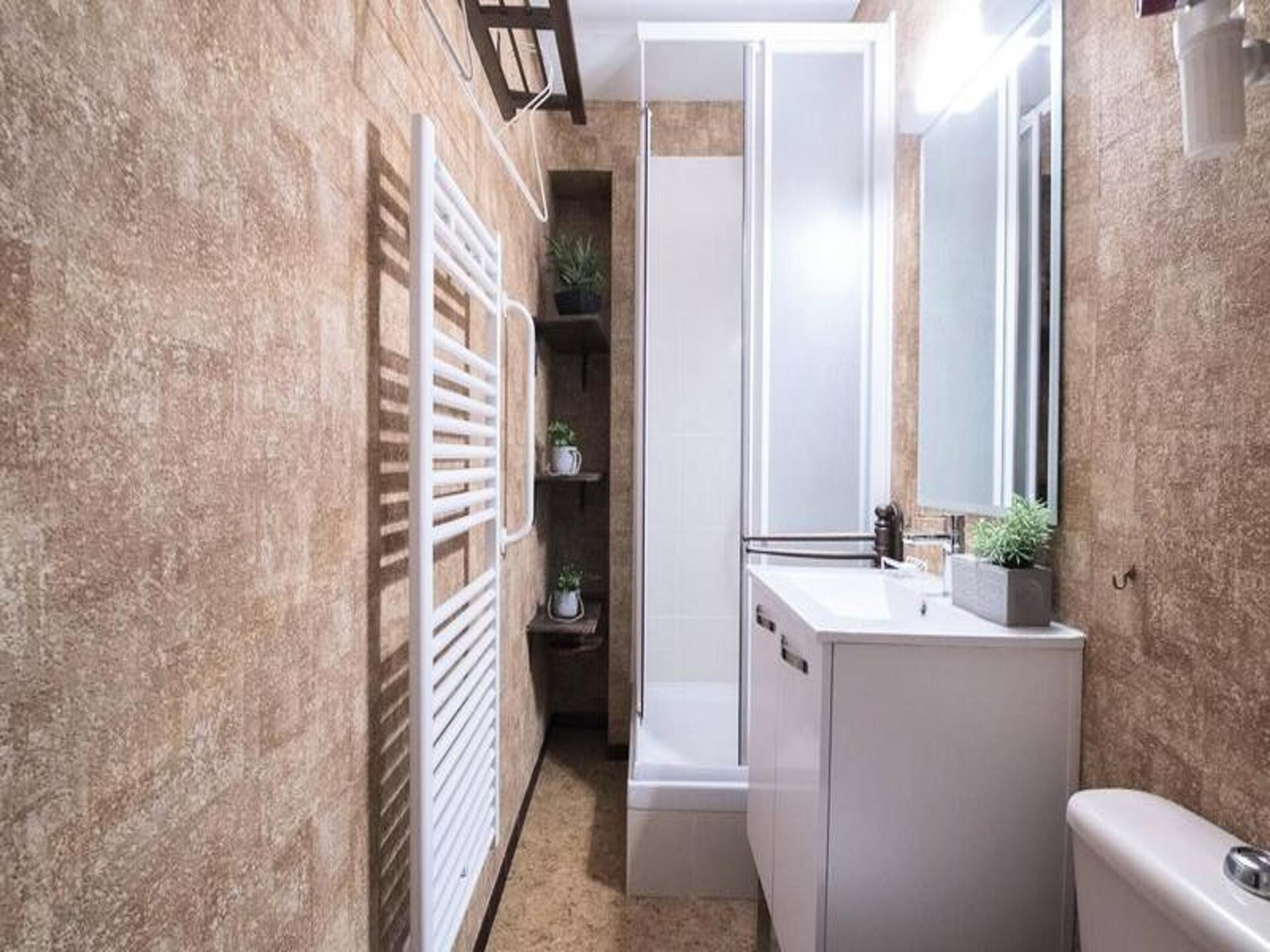 Knus appartement op 1e verdieping met balkon, vlakbij centrum Saint-Lary - foto 17