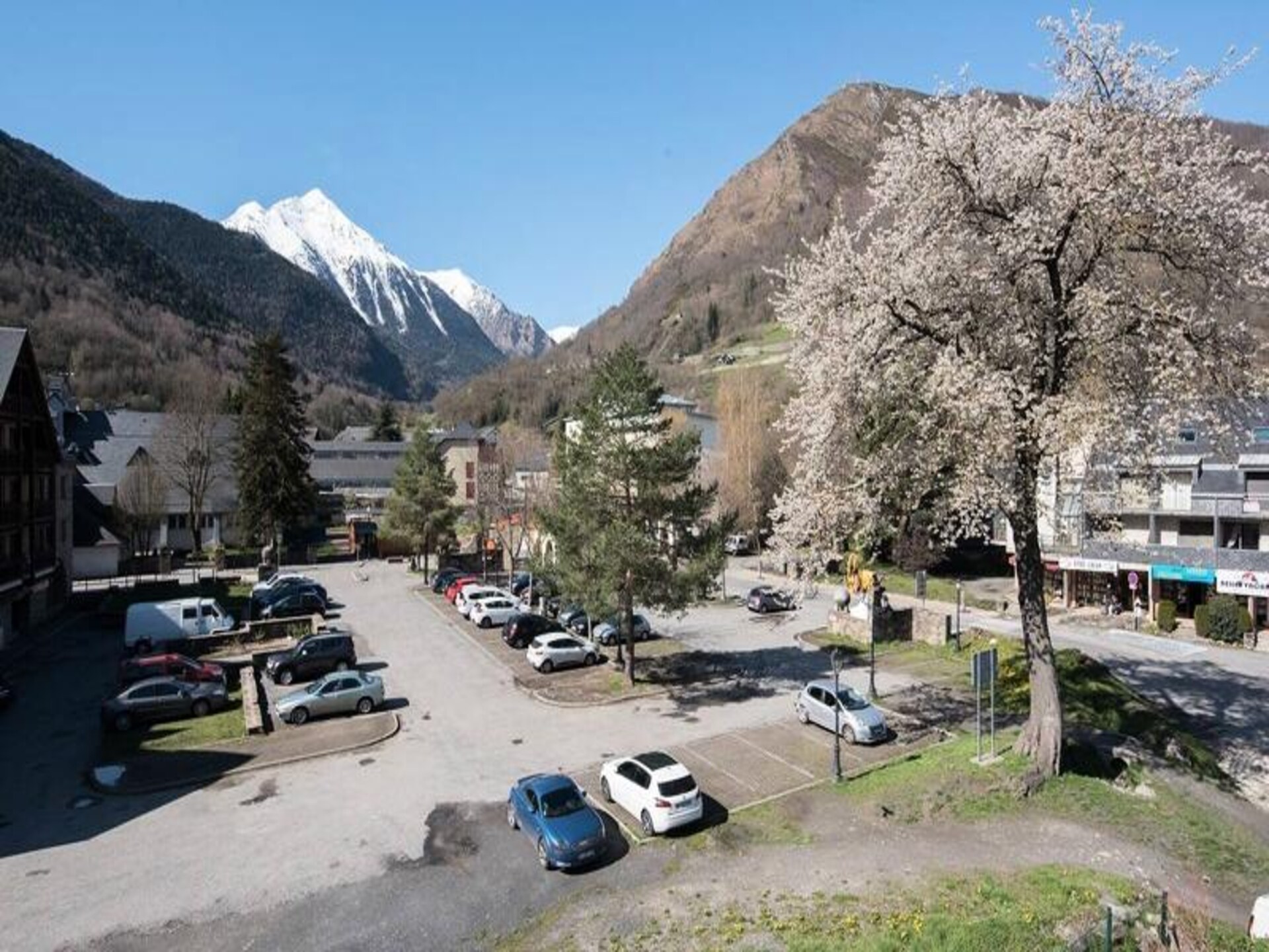 Zonnig appartement op het zuiden met balkon, vlakbij de pistes in St Lary - foto 15