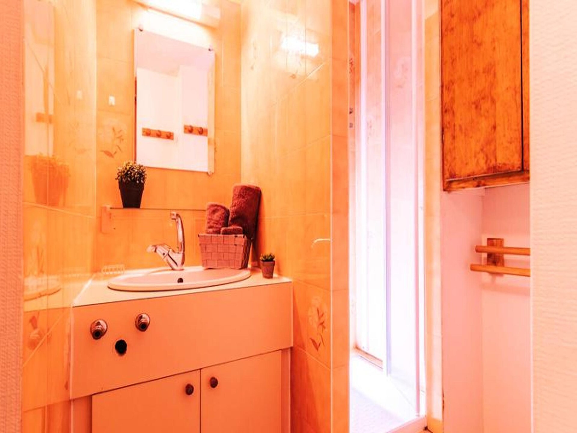 Licht appartement op de bovenste verdieping, vlakbij het centrum en de skilift - foto 16