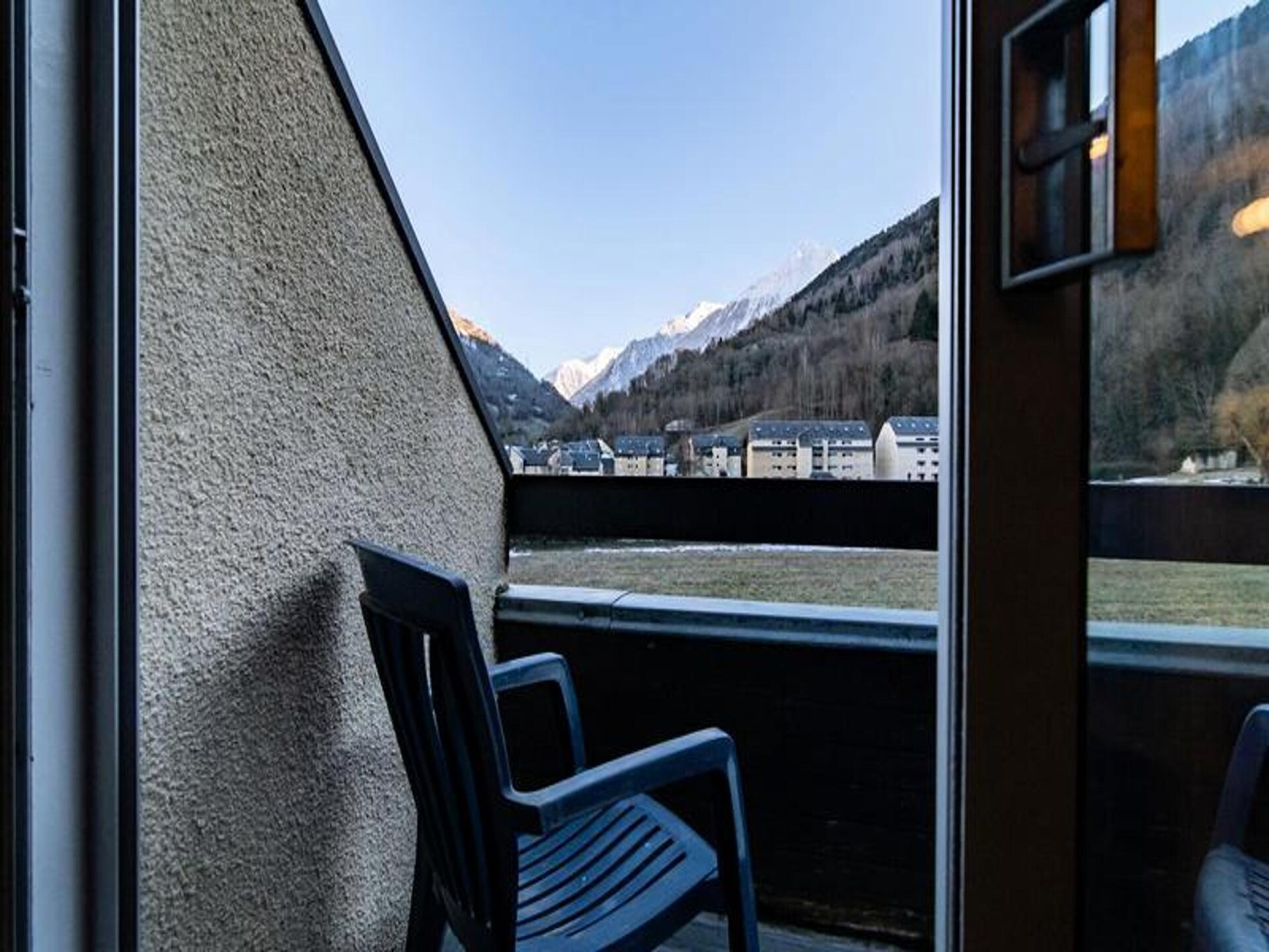 Licht appartement op de bovenste verdieping, vlakbij het centrum en de skilift - foto 17
