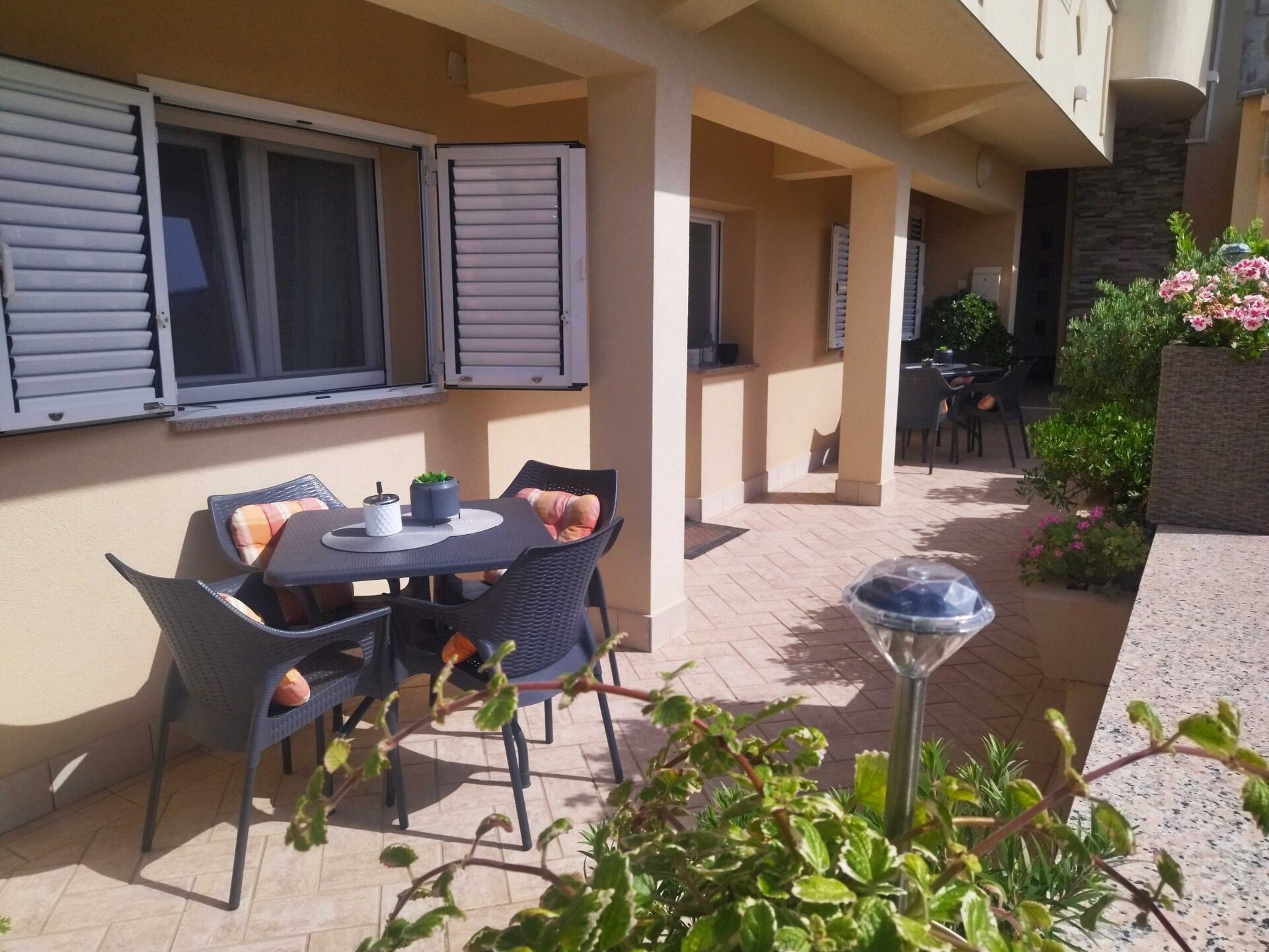 Knus appartement voor 4 op 500 meter van het strand in Povljana, Pag - foto 12