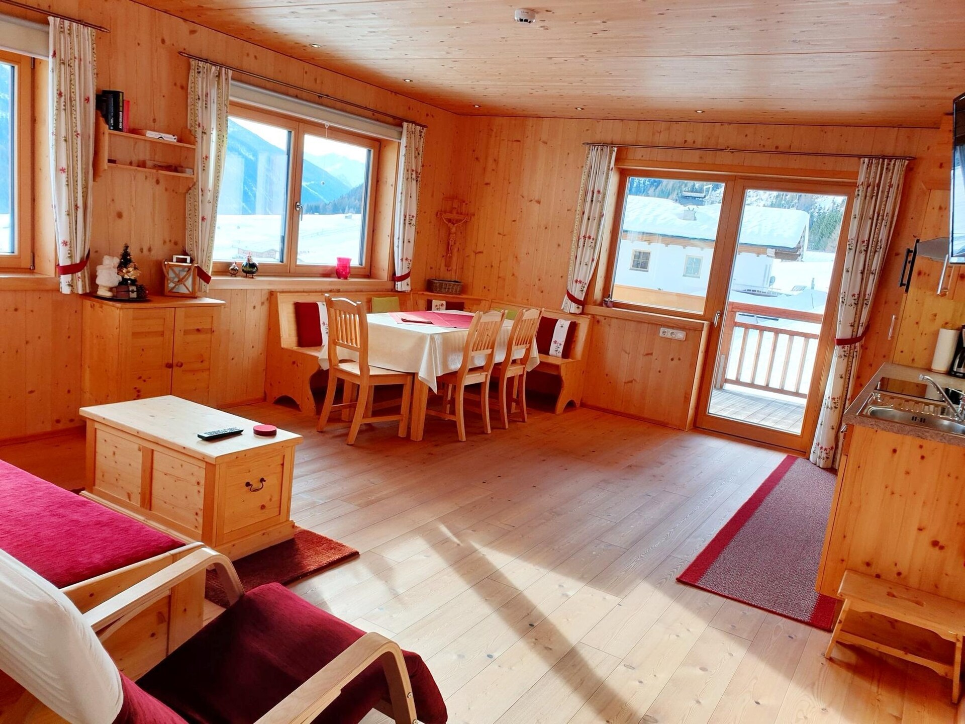 Rustiek appartement aan de golfbaan met bergzicht in Kals am Großglockner - foto 2