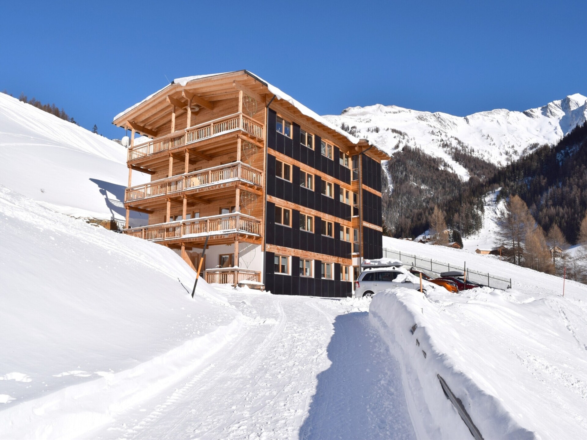 Ruim bergappartement in Kals met golfbaan en Grossglockner-uitzicht - foto 2