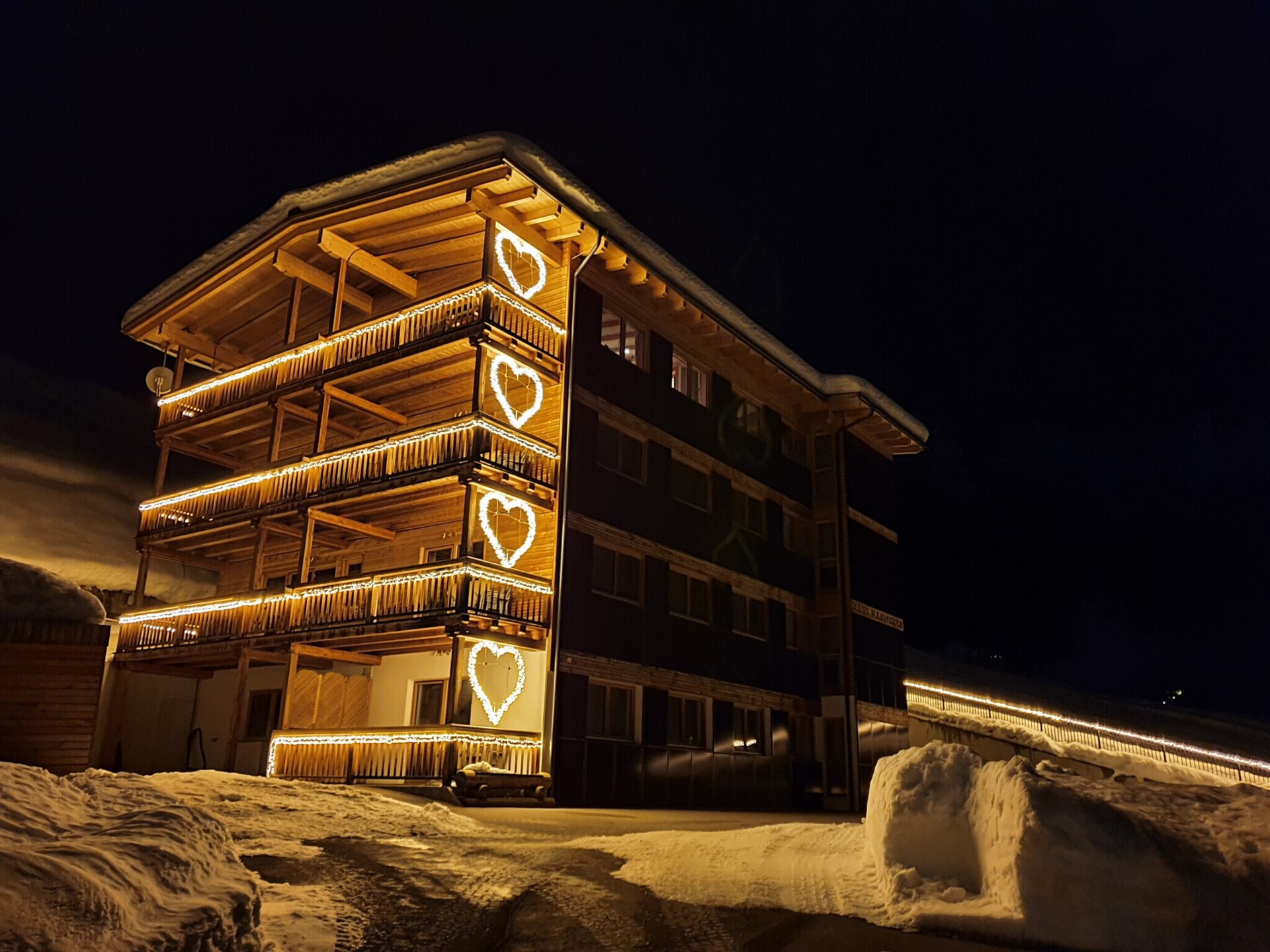 Ruim bergappartement in Kals met golfbaan en Grossglockner-uitzicht - foto 4