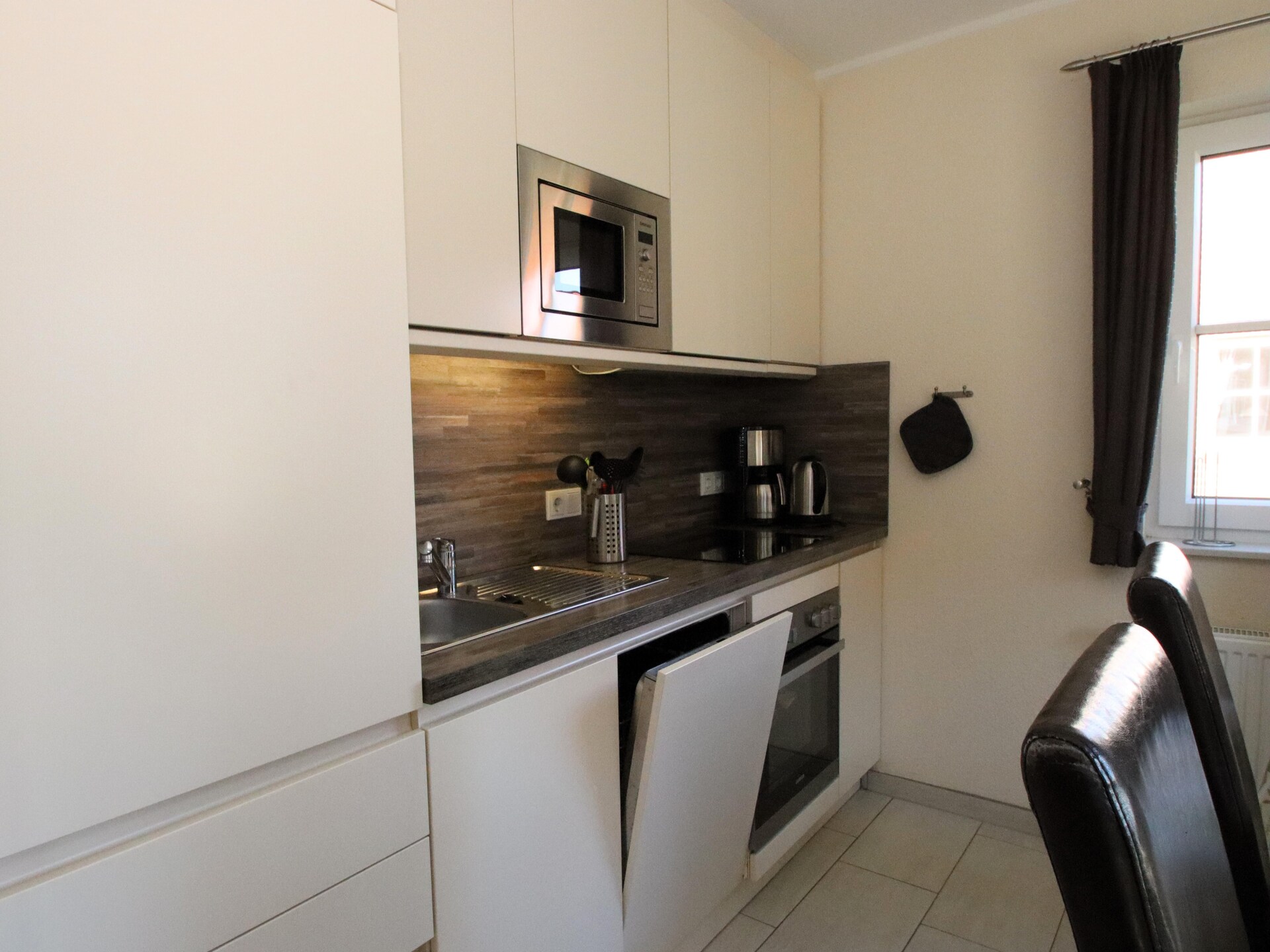 Ruim appartement voor 6 personen vlakbij strand in Burhave - foto 9