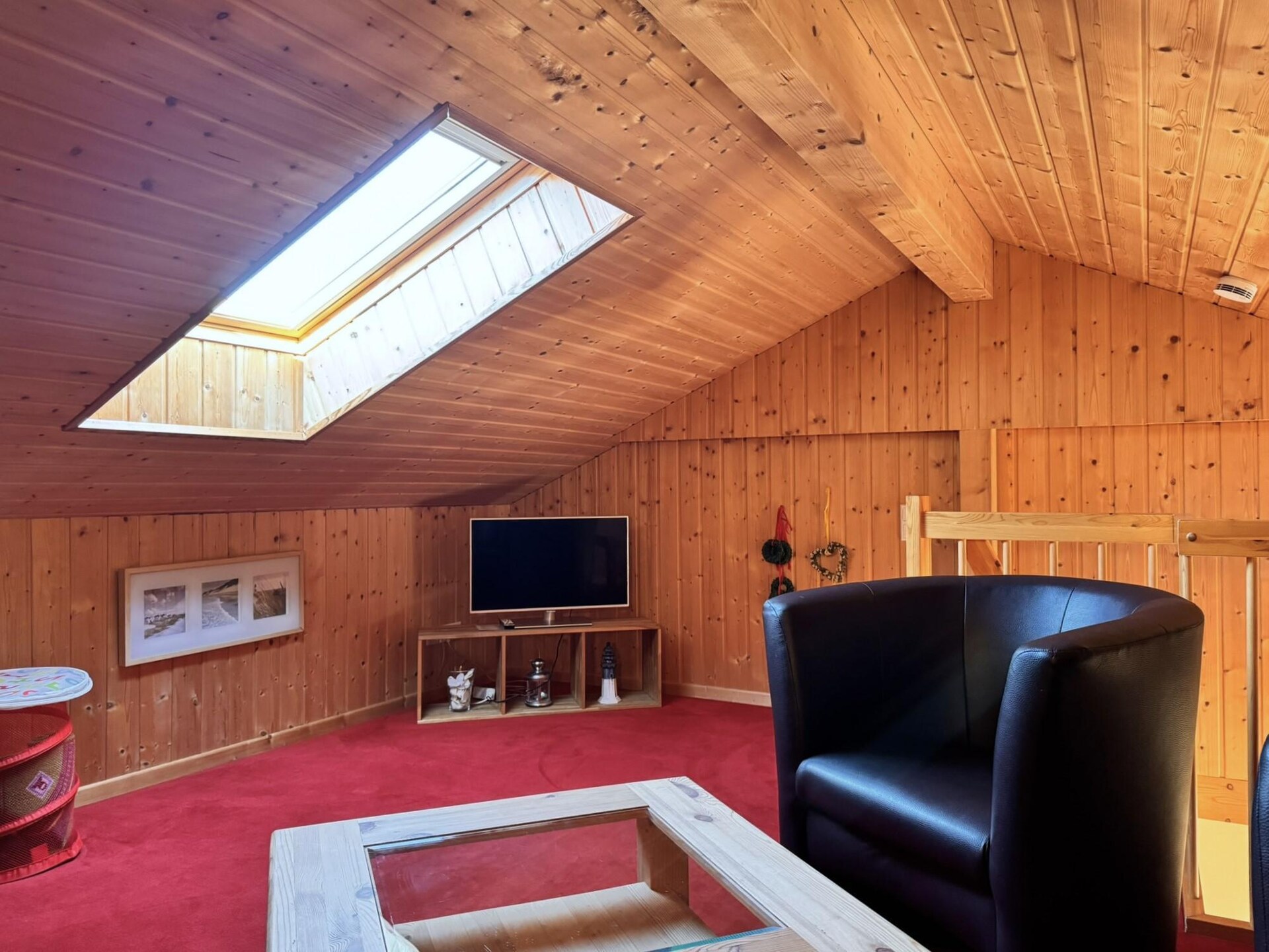 Ruim vakantiehuis met sauna op 1,6 km van het strand in Burhave - foto 18