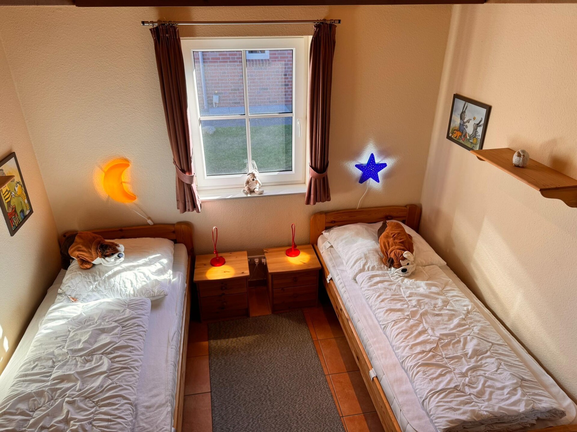 Ruim vakantiehuis met sauna op 1,6 km van het strand in Burhave - foto 17