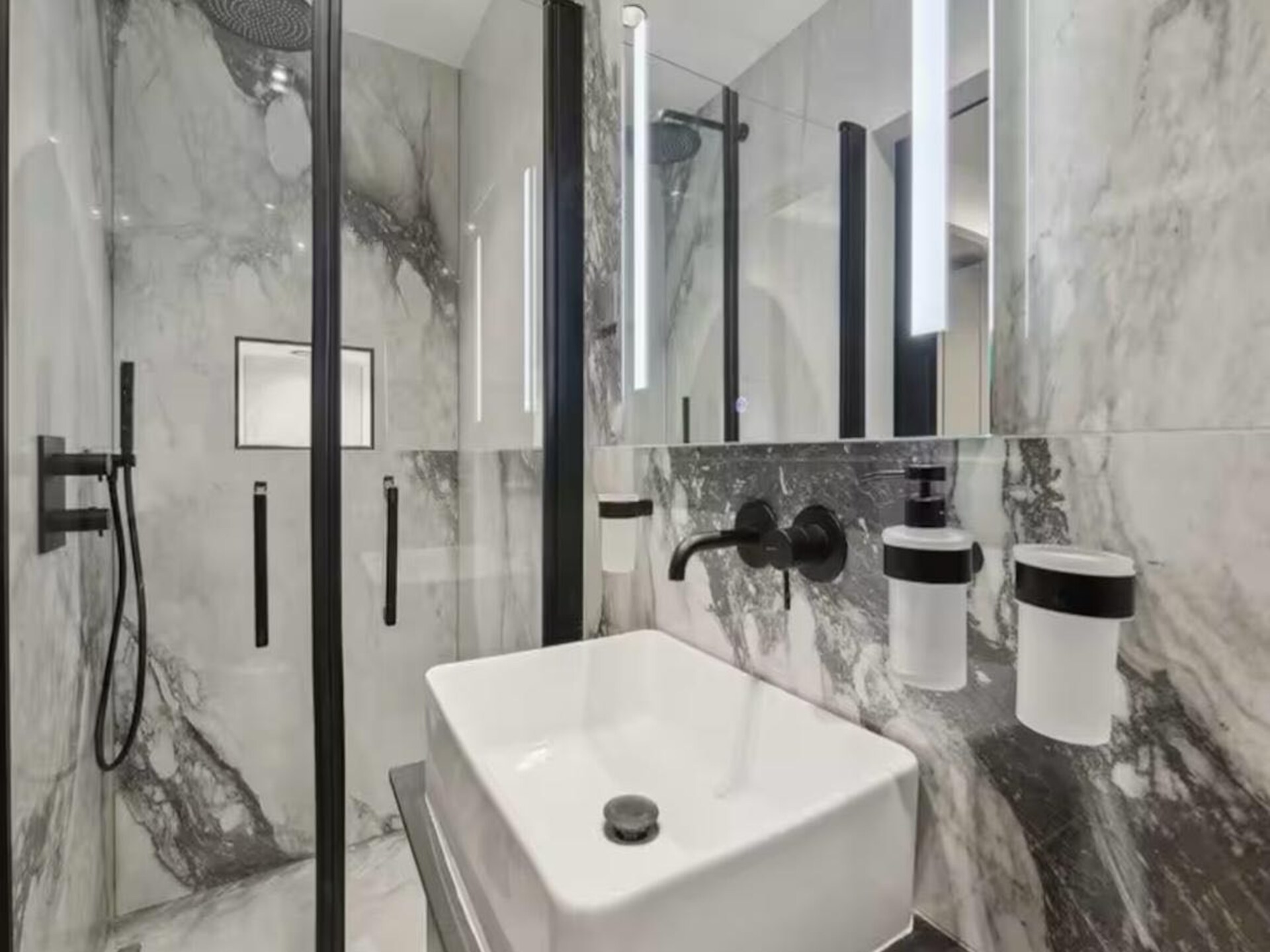 Designappartement 70m² in de Marais, vlakbij metro Rambuteau - foto 16