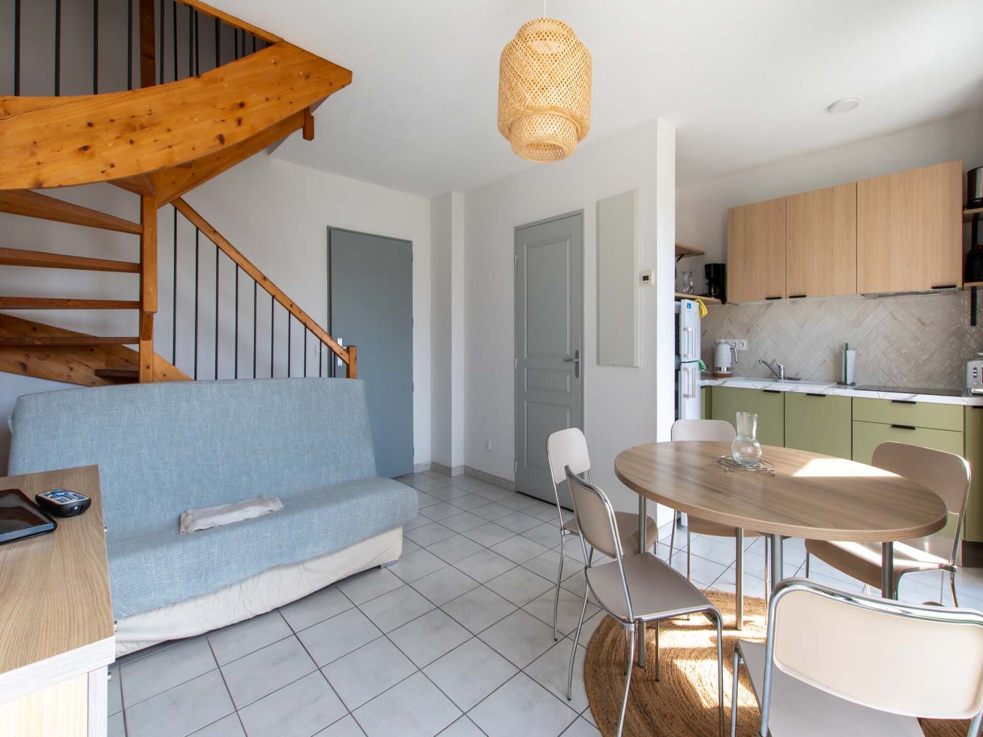 Licht appartement op 100m van centrum Le Grau-du-Roi met zwembad - foto 7