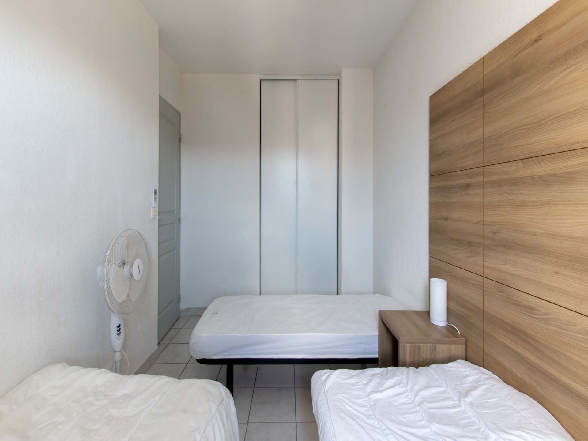 Licht appartement op 100m van centrum Le Grau-du-Roi met zwembad - foto 11