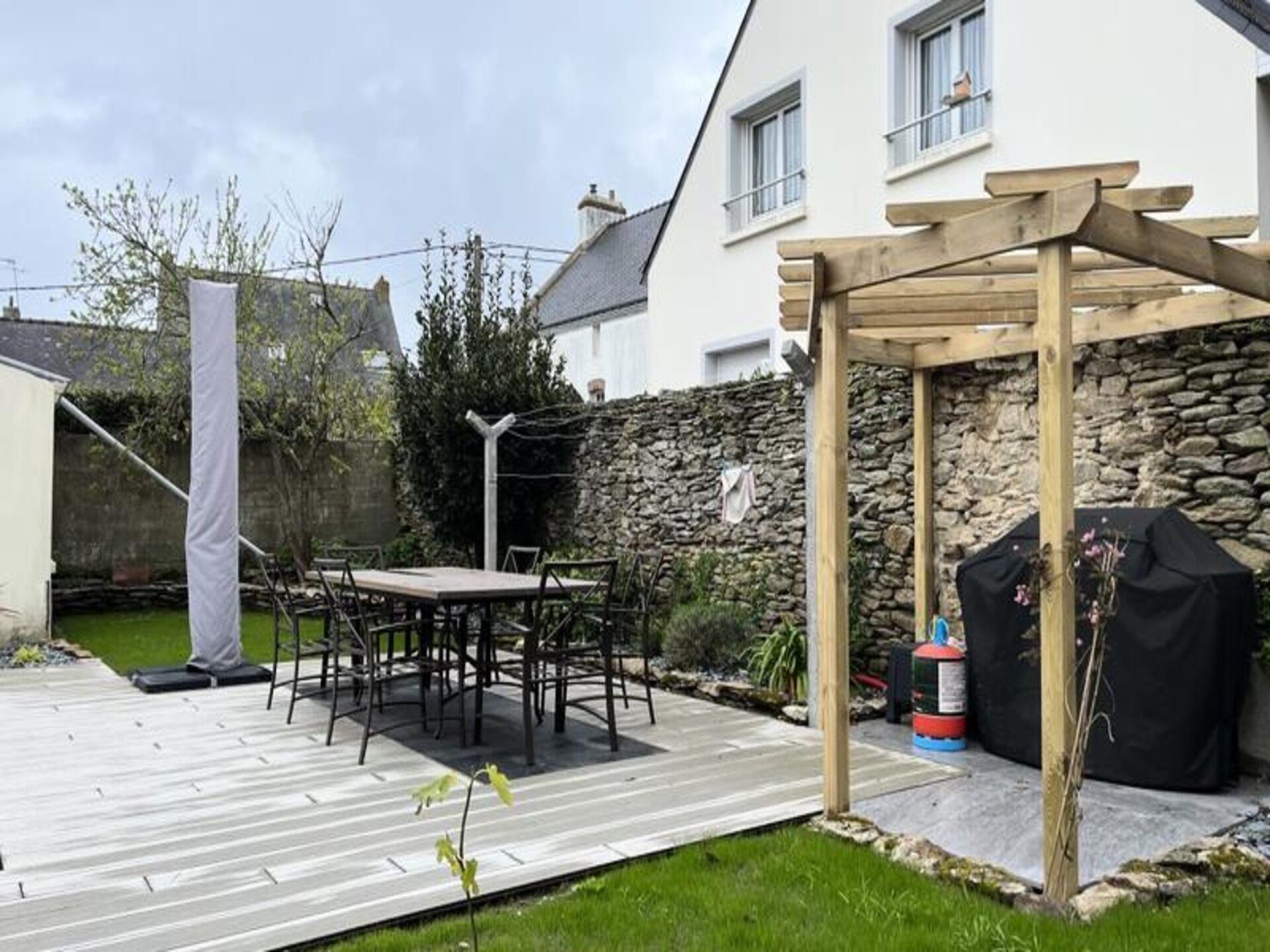 Rustiek familie-appartement met grote tuin, 10 minuten van het strand - foto 27