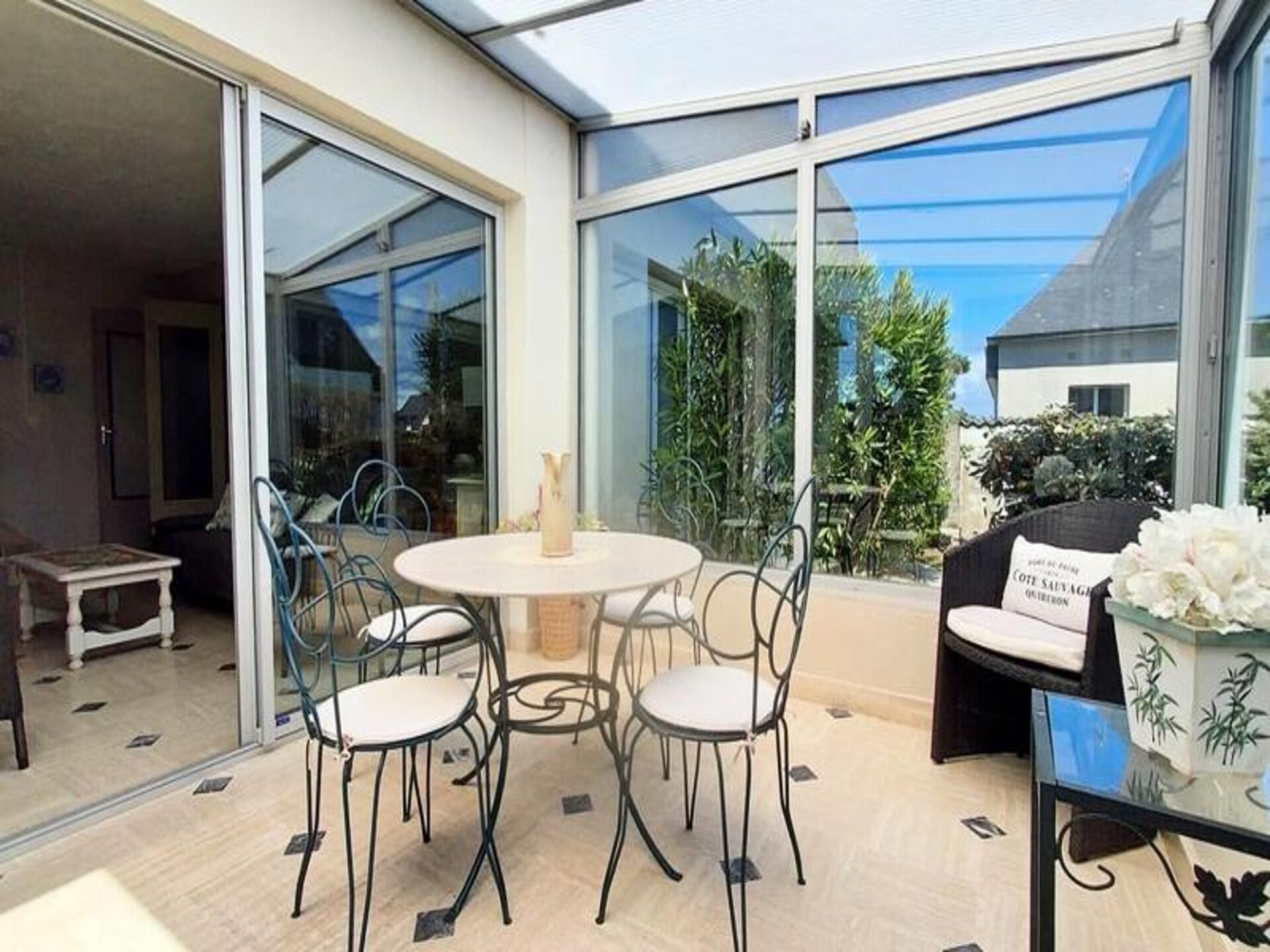 Ruim appartement met veranda en ommuurde tuin, vlakbij de Côte Sauvage - foto 3