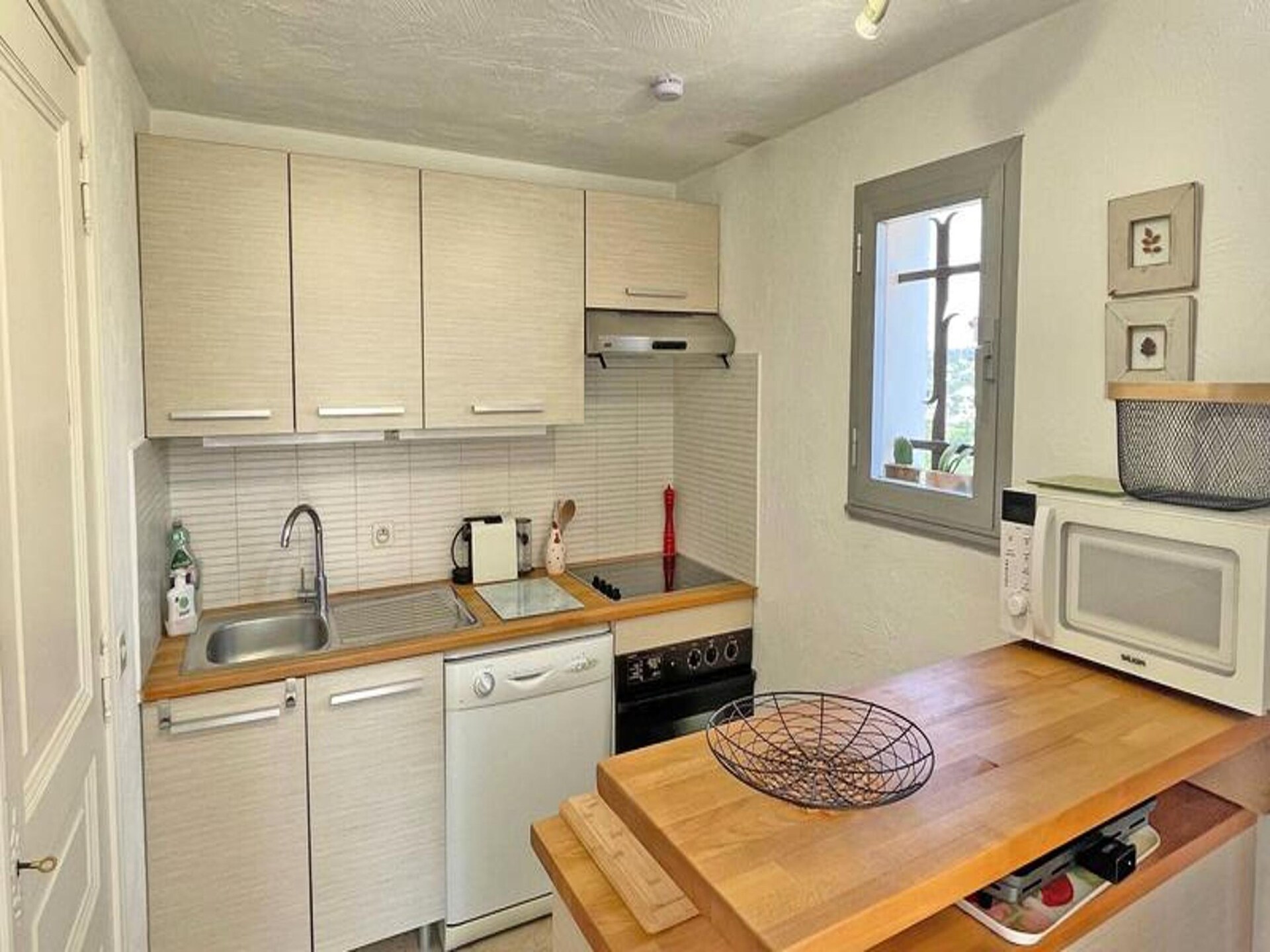 Licht appartement in Ste Maxime met zwembad, uitzicht op heuvels - foto 15