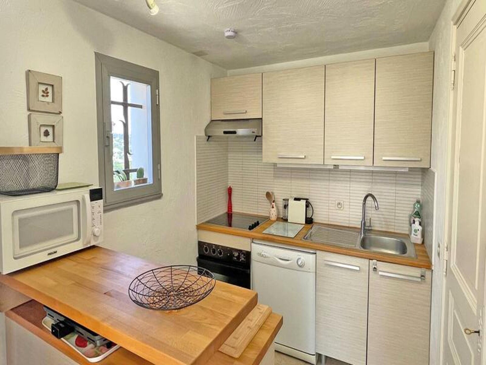 Licht appartement in Ste Maxime met zwembad, uitzicht op heuvels - foto 16