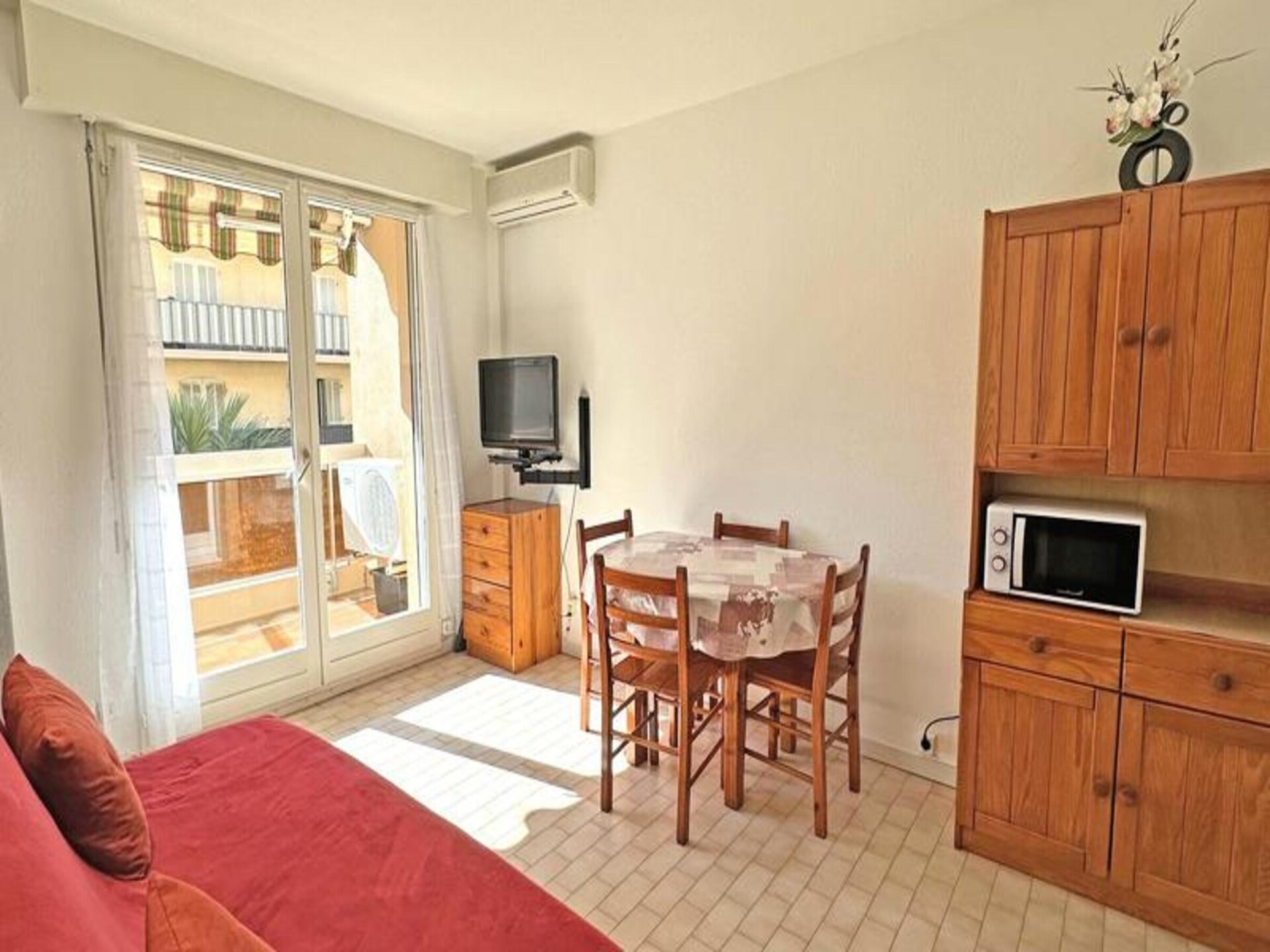 Knus appartement met terras in hartje Sainte-Maxime, 300m van strand - foto 1