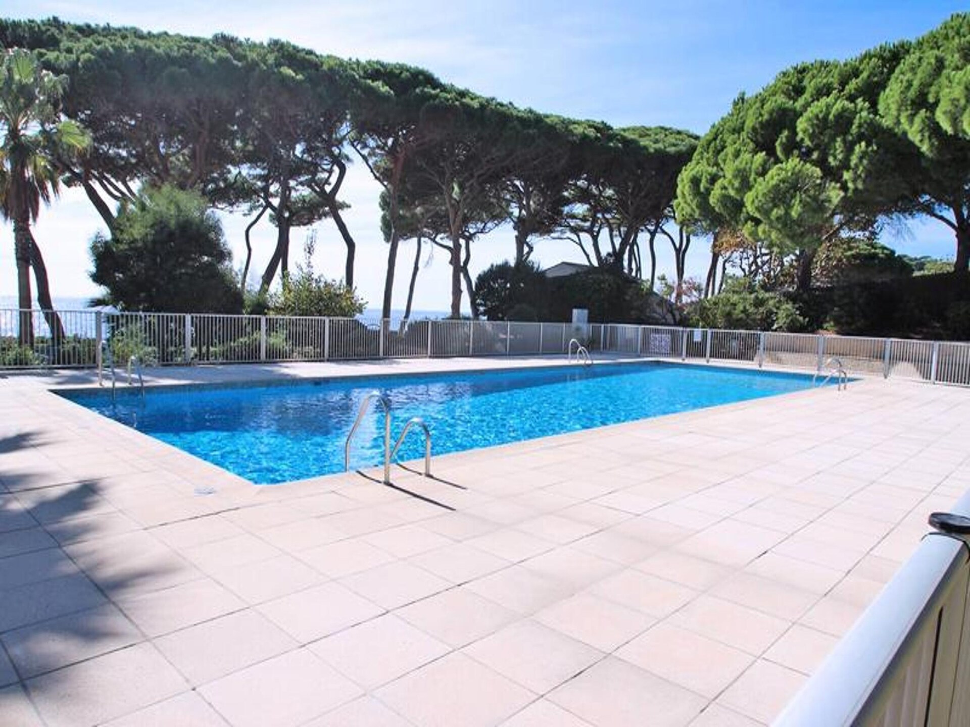 Studio met adembenemend zeezicht en privéstrand in Sainte-Maxime - foto 3