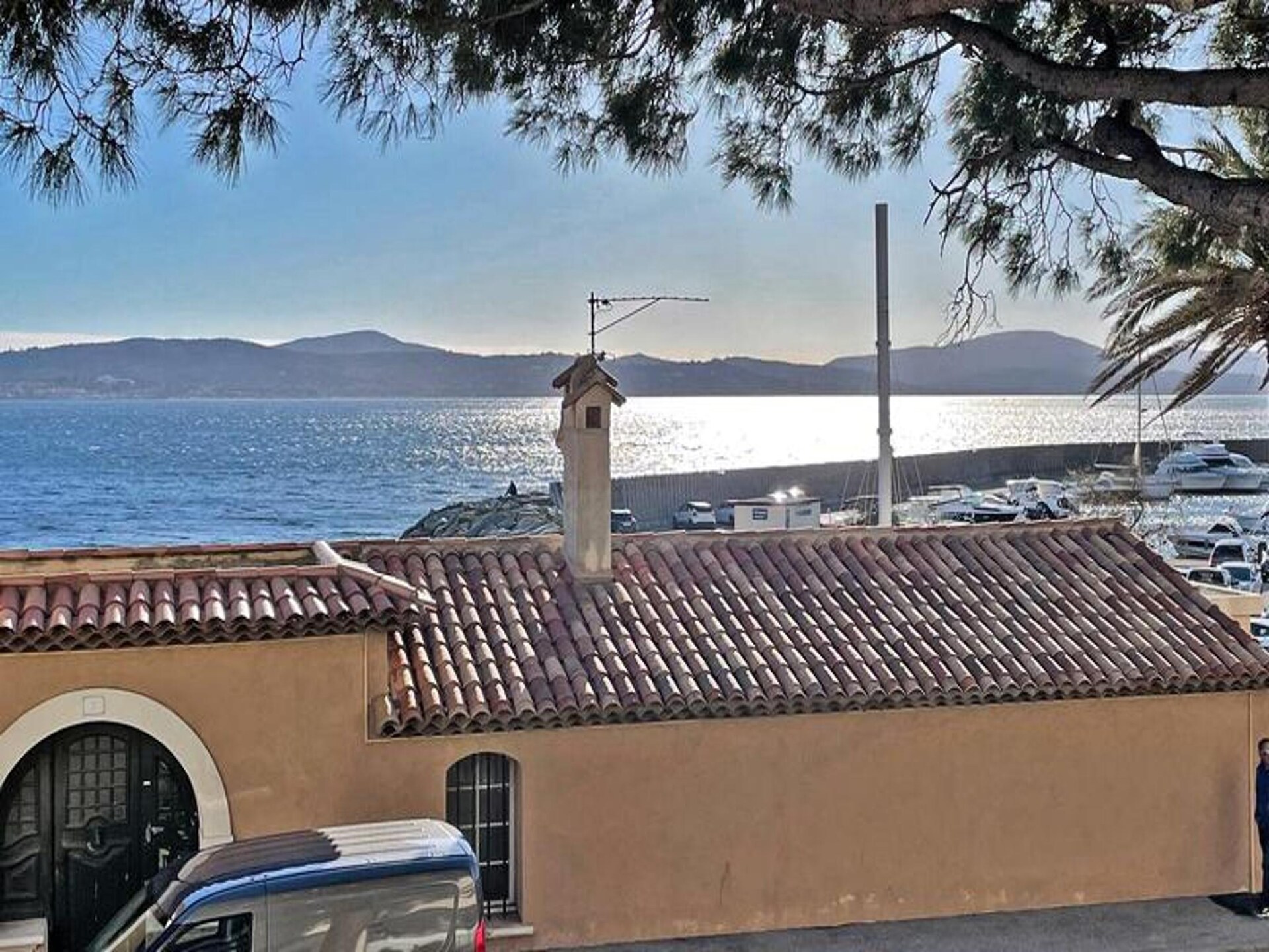 Duplex aan zee in Sainte-Maxime met groot terras en uitzicht - foto 24