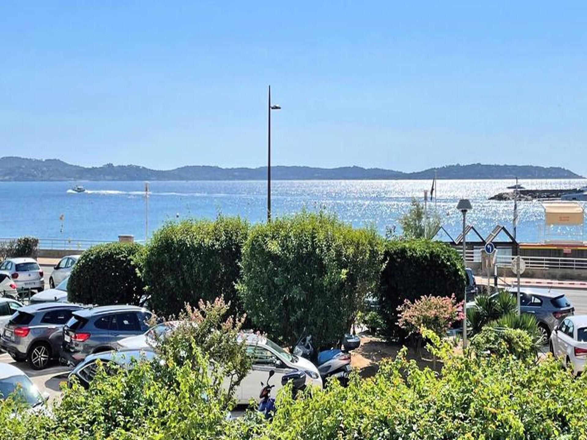 Modern appartement met zeezicht in Sainte-Maxime, vlakbij strand en centrum - foto 23