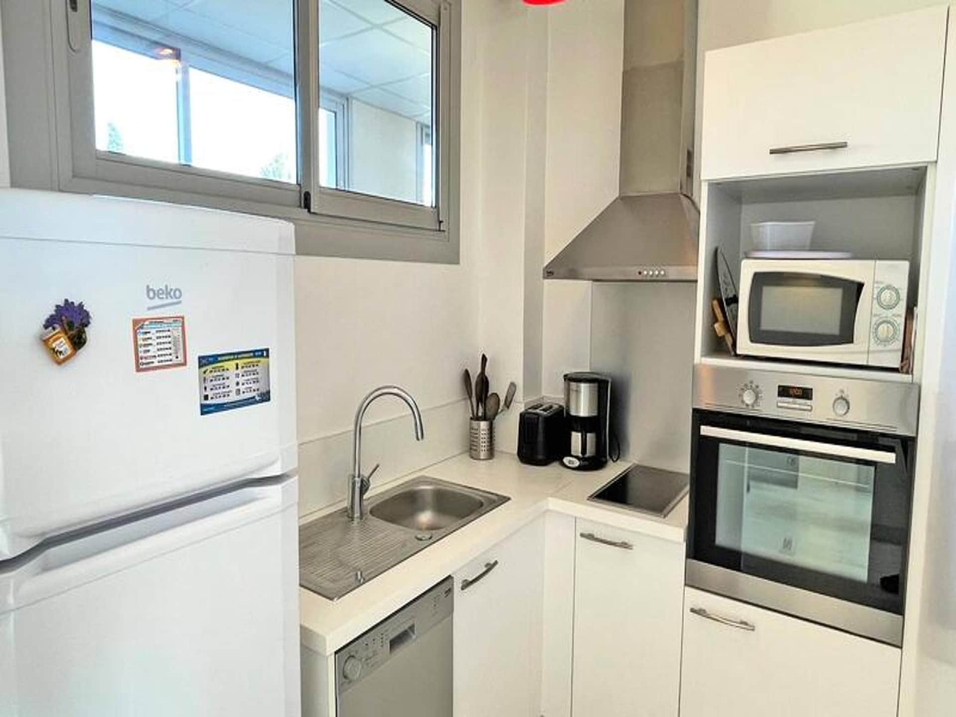 Modern appartement met zeezicht in Sainte-Maxime, vlakbij strand en centrum - foto 14
