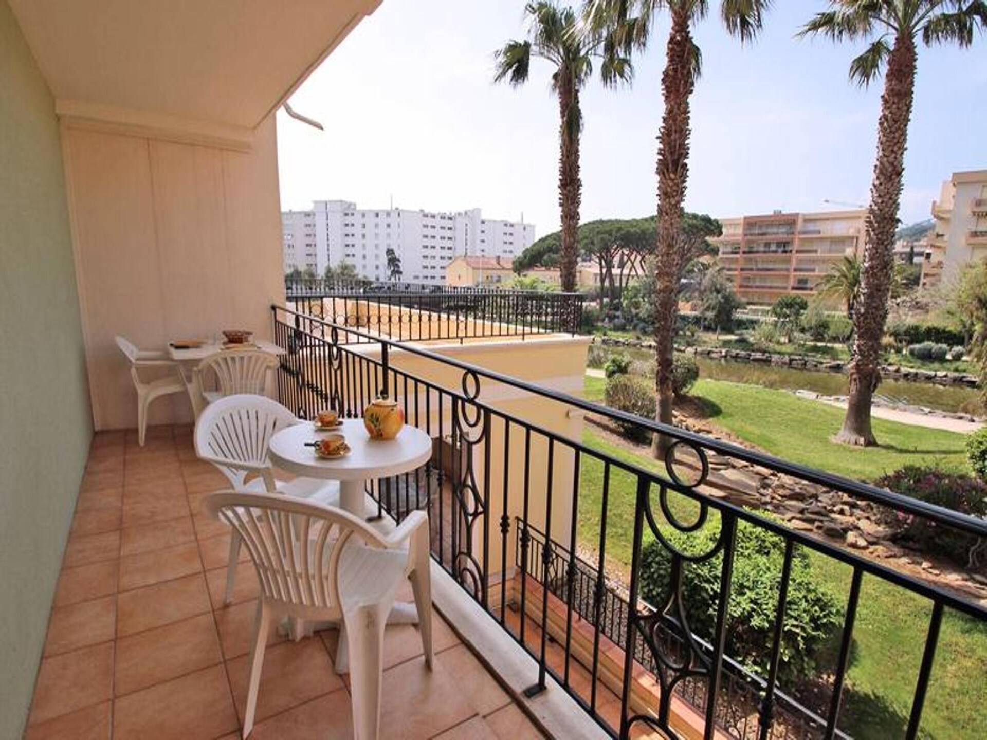 Provençaals appartement met rivierzicht en zwembad in Sainte-Maxime - foto 3