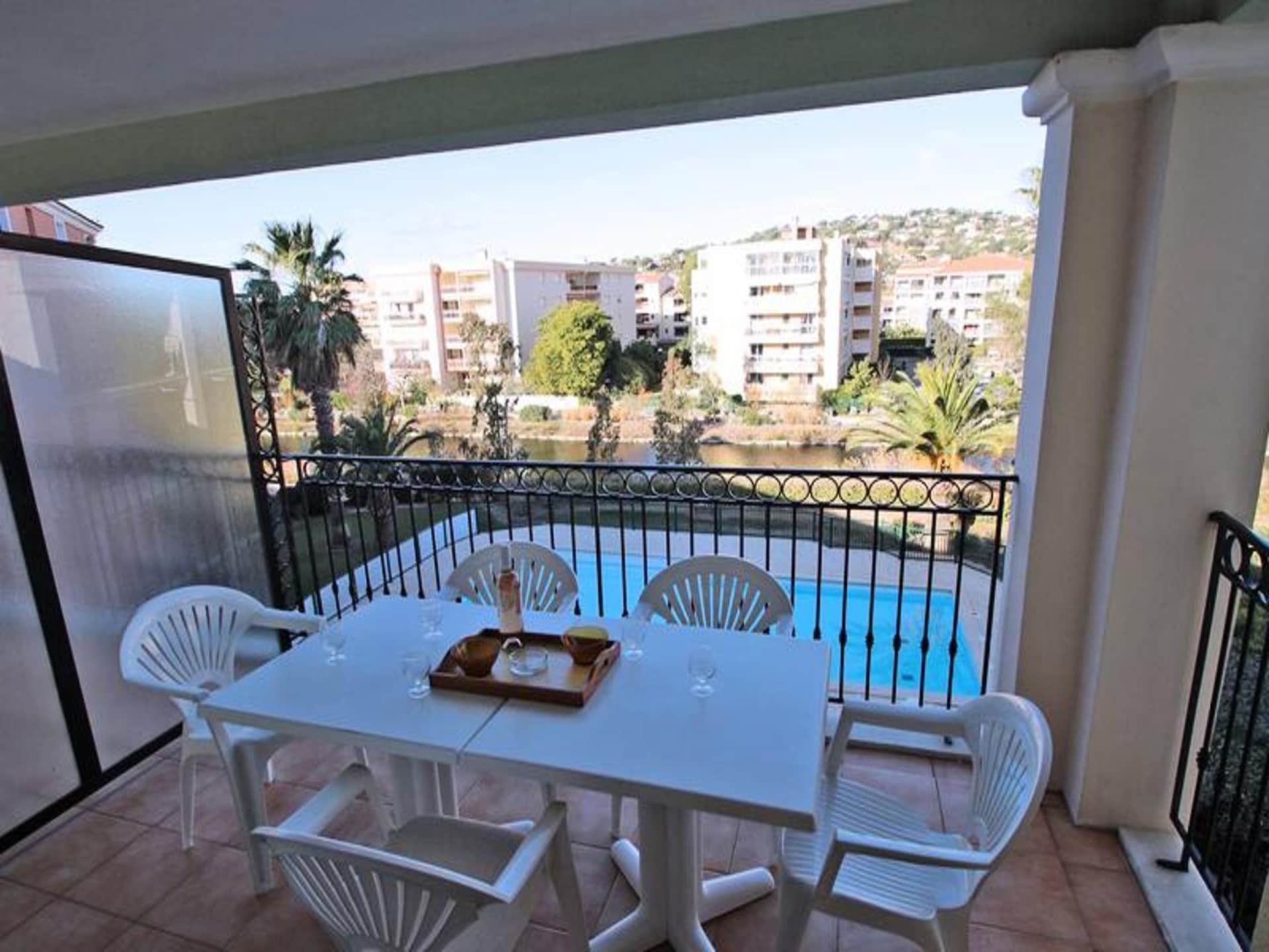 Gerenoveerd appartement met zwembadzicht op 350m van het strand in Sainte-Maxime - foto 20