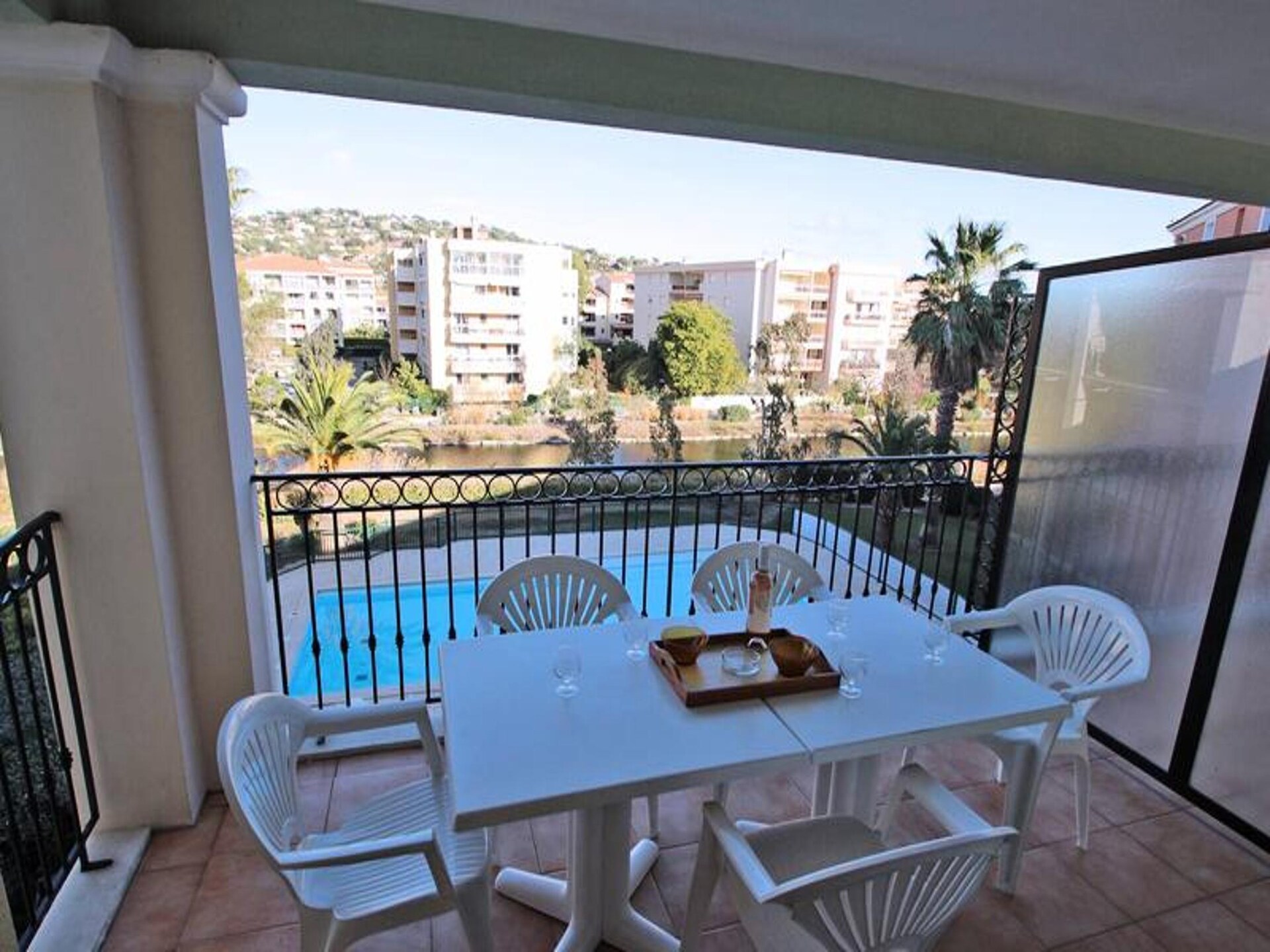 Gerenoveerd appartement met zwembadzicht op 350m van het strand in Sainte-Maxime - foto 19