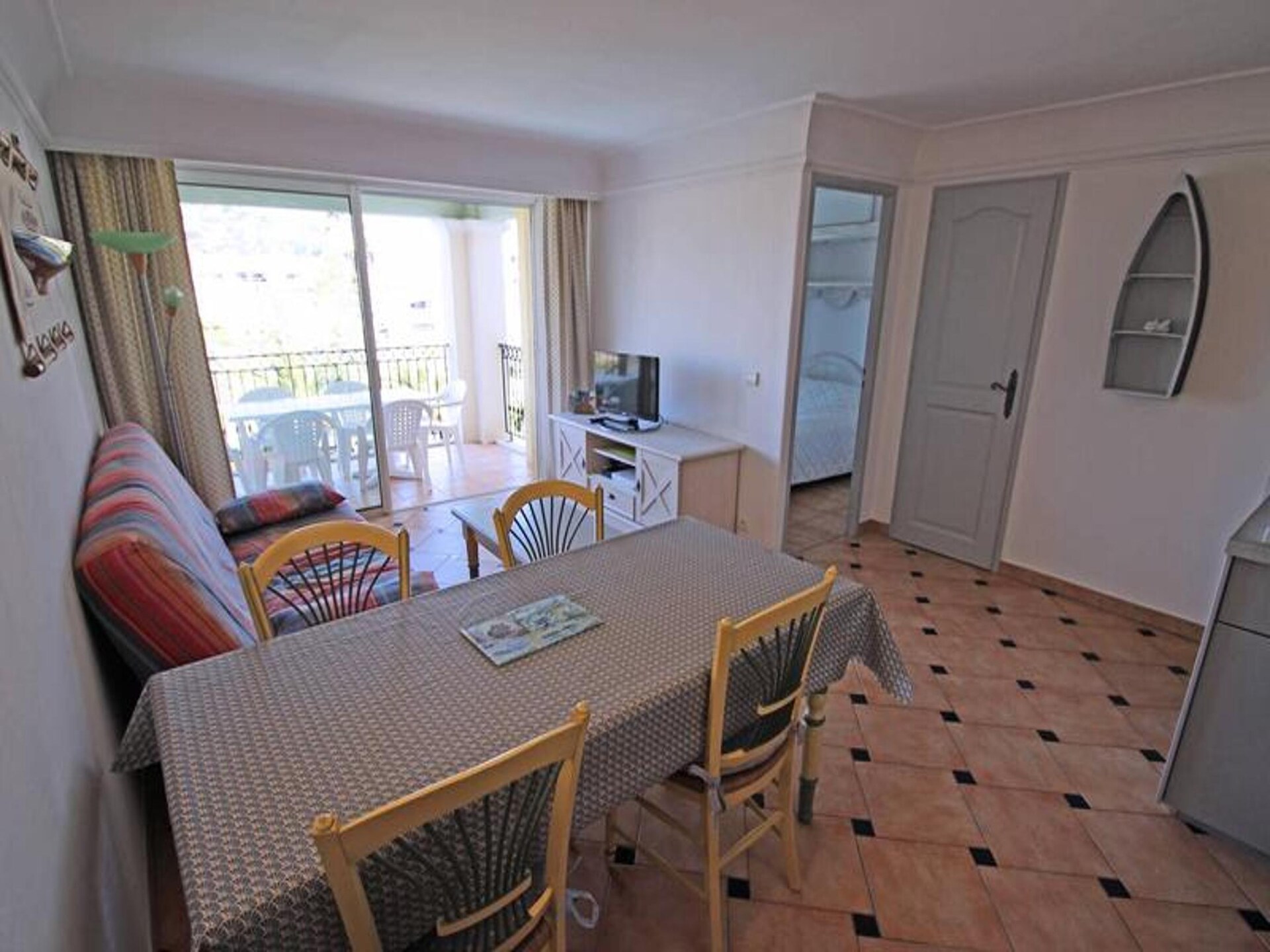 Gerenoveerd appartement met zwembadzicht op 350m van het strand in Sainte-Maxime - foto 8