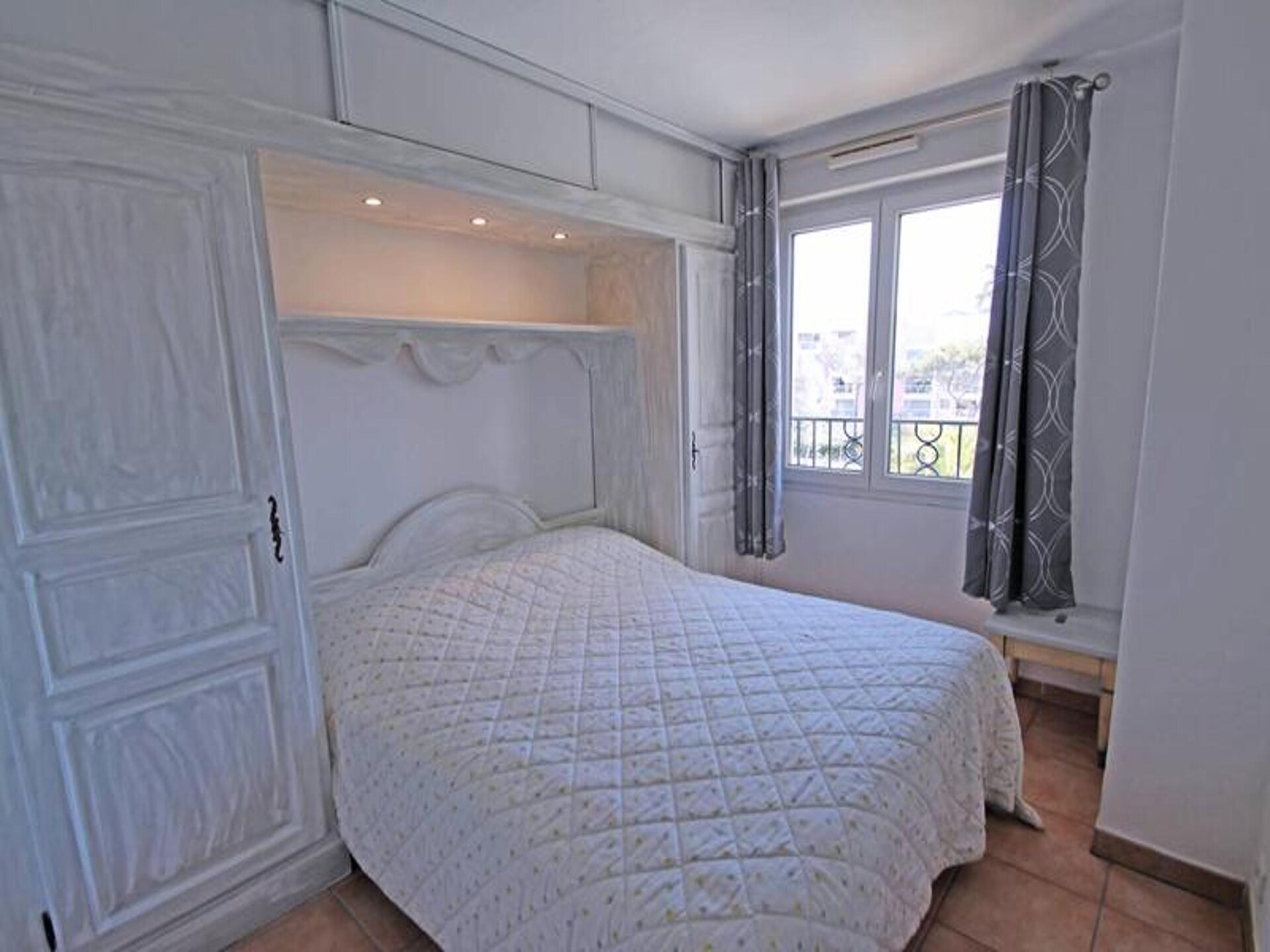 Gerenoveerd appartement met zwembadzicht op 350m van het strand in Sainte-Maxime - foto 14