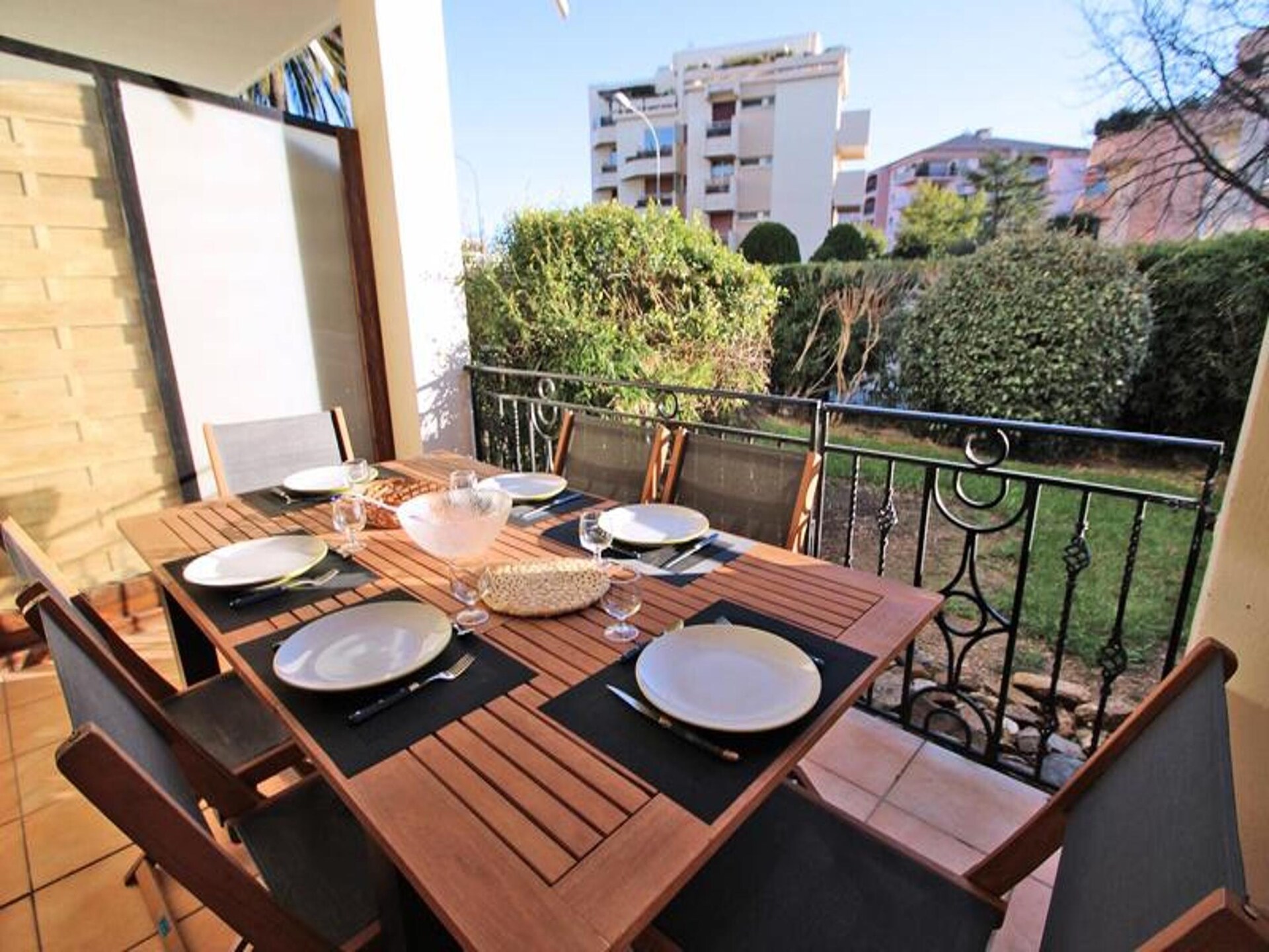 Licht appartement op de begane grond met terras, vlakbij strand en centrum - foto 2