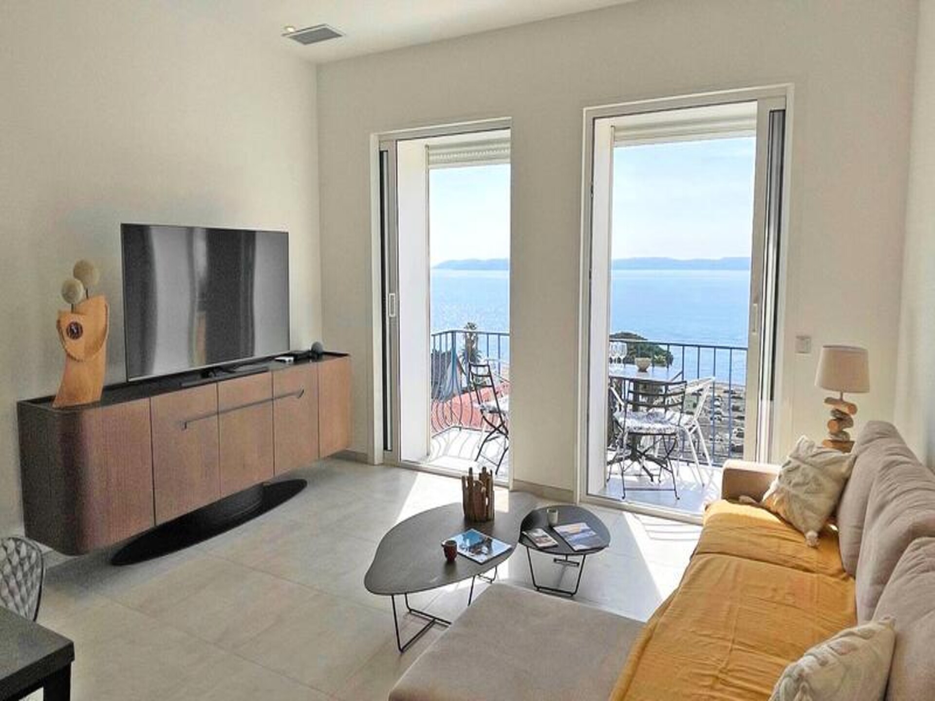 Prachtig gerenoveerd appartement met uitzicht op de Golf van Saint-Tropez - foto 2