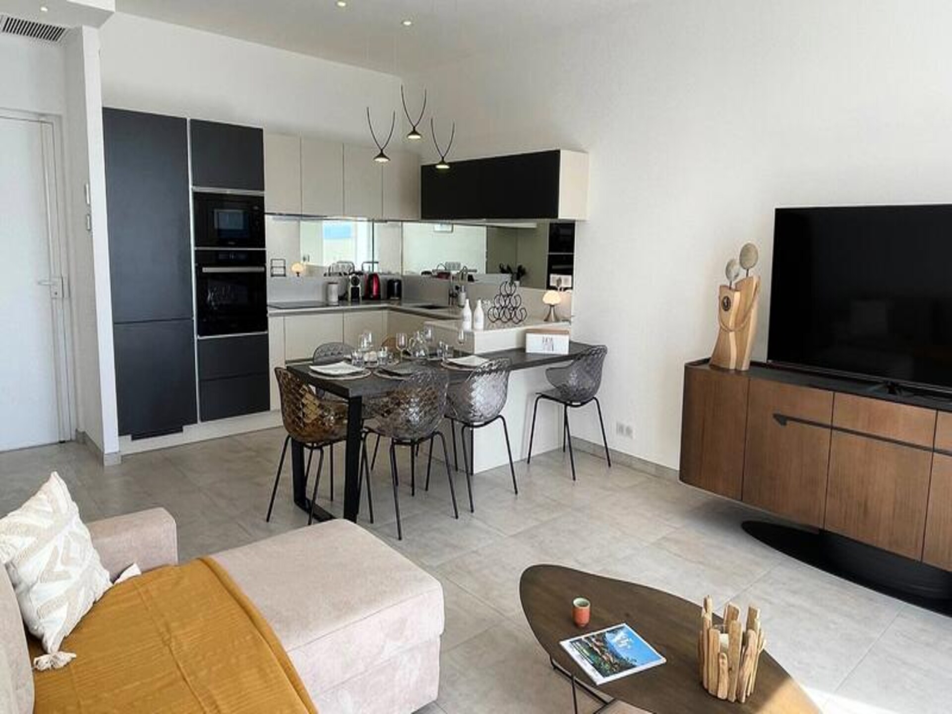Prachtig gerenoveerd appartement met uitzicht op de Golf van Saint-Tropez - foto 3