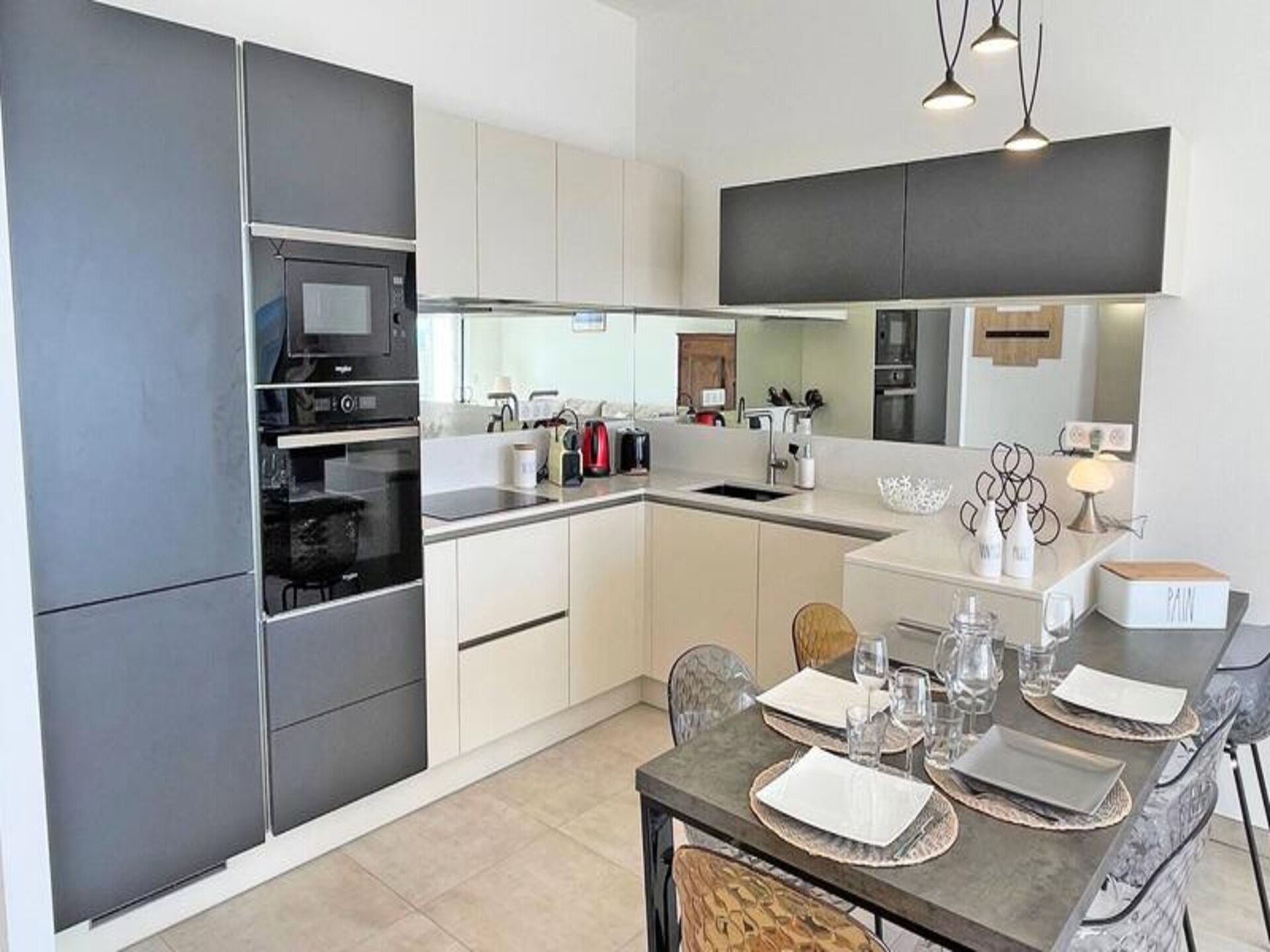 Prachtig gerenoveerd appartement met uitzicht op de Golf van Saint-Tropez - foto 5