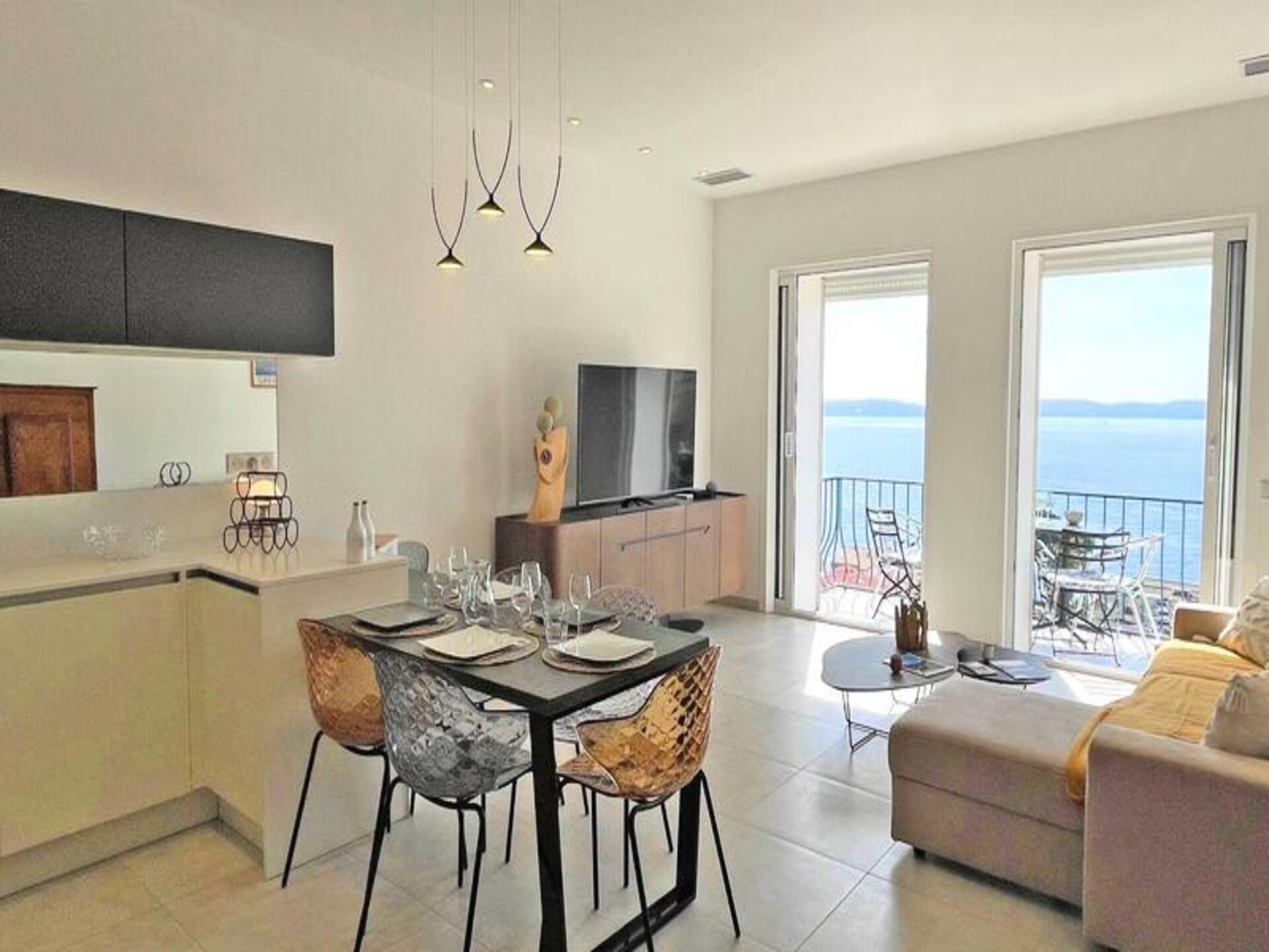 Prachtig gerenoveerd appartement met uitzicht op de Golf van Saint-Tropez - foto 6