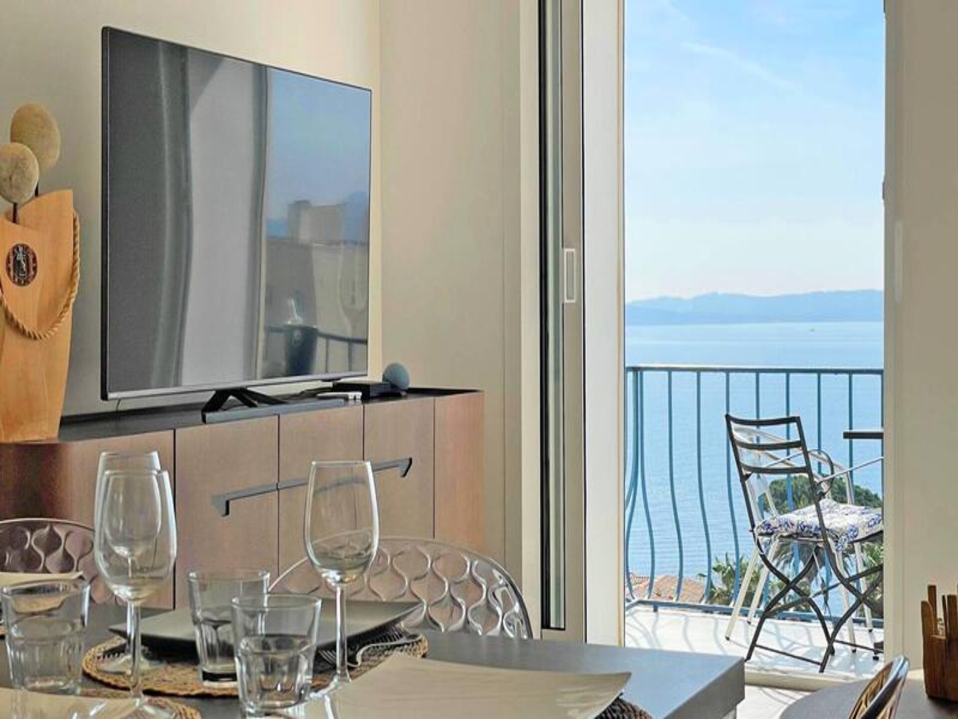 Prachtig gerenoveerd appartement met uitzicht op de Golf van Saint-Tropez - foto 8