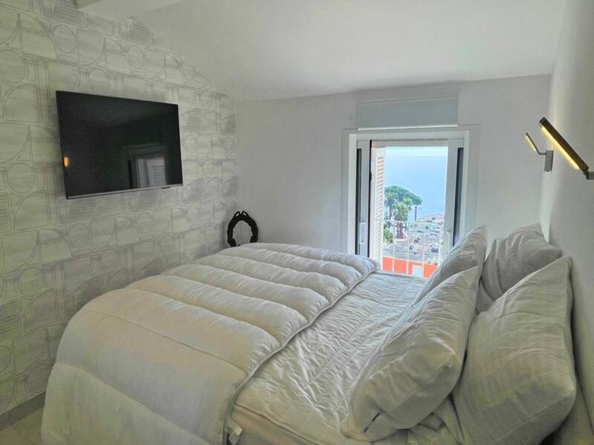 Prachtig gerenoveerd appartement met uitzicht op de Golf van Saint-Tropez - foto 12
