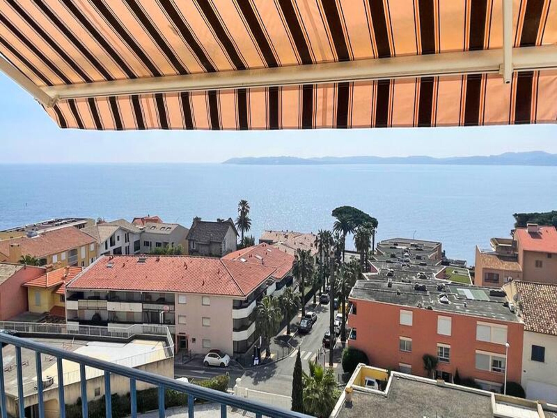 Prachtig gerenoveerd appartement met uitzicht op de Golf van Saint-Tropez - foto 16
