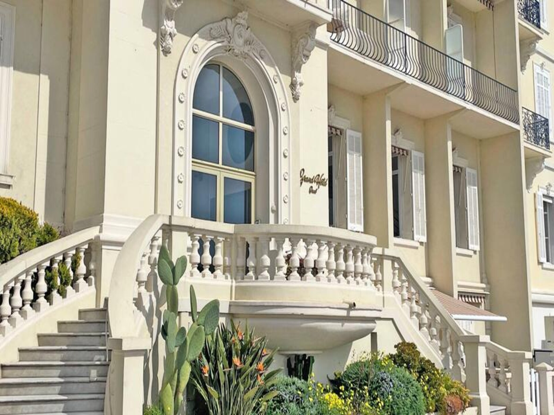 Prachtig gerenoveerd appartement met uitzicht op de Golf van Saint-Tropez - foto 18
