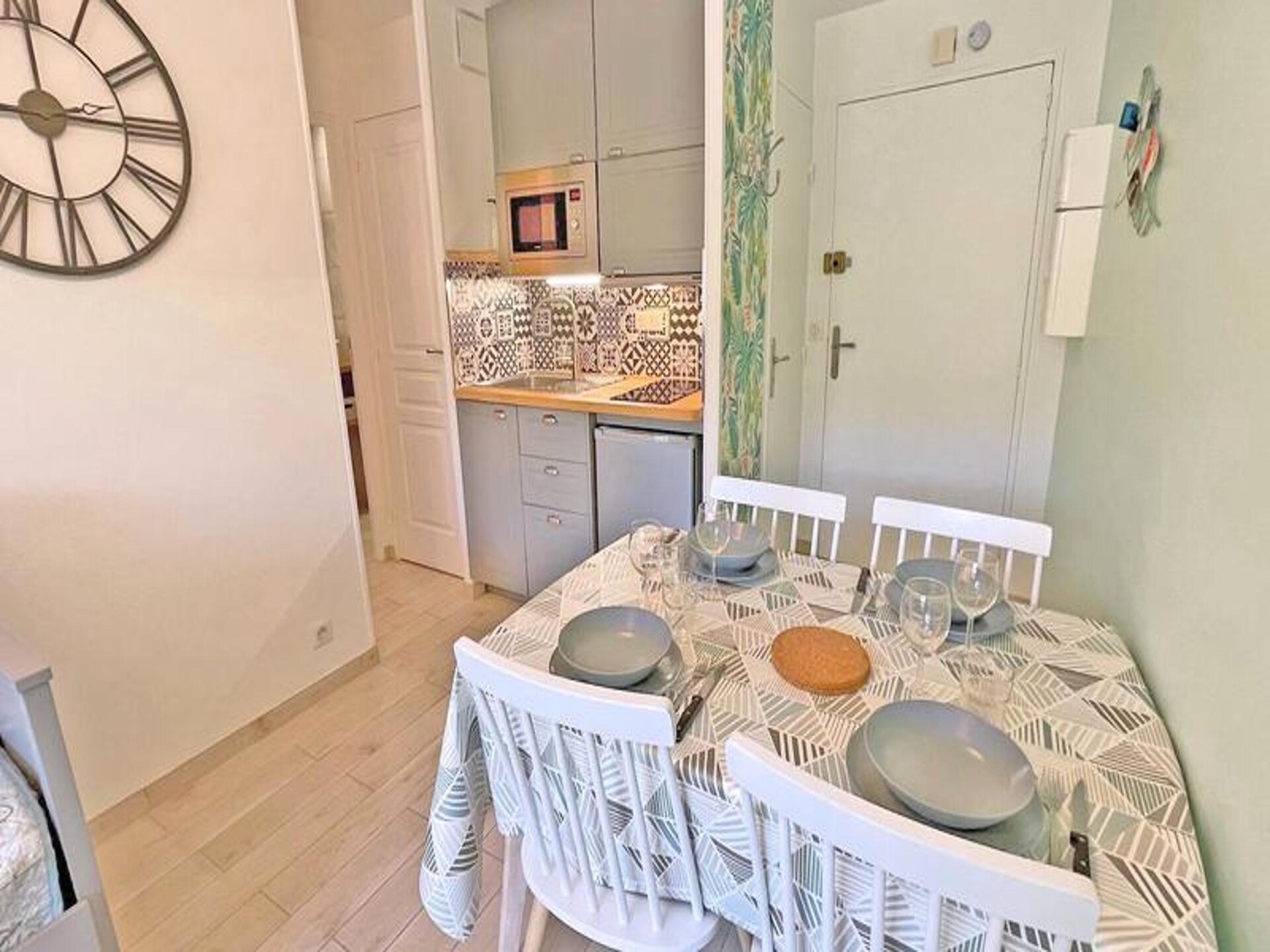 Knus appartement met balkon in centrum Sainte-Maxime, 400m van strand - foto 13
