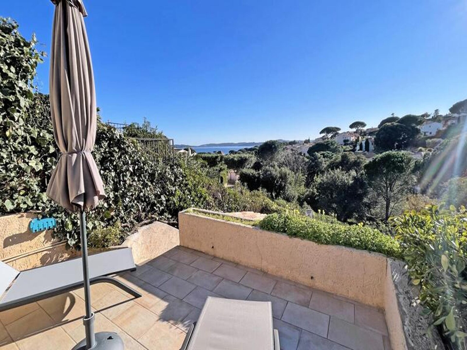 Zonnig appartement met zeezicht en zwembad op 600m van het strand in Ste Maxime - foto 2