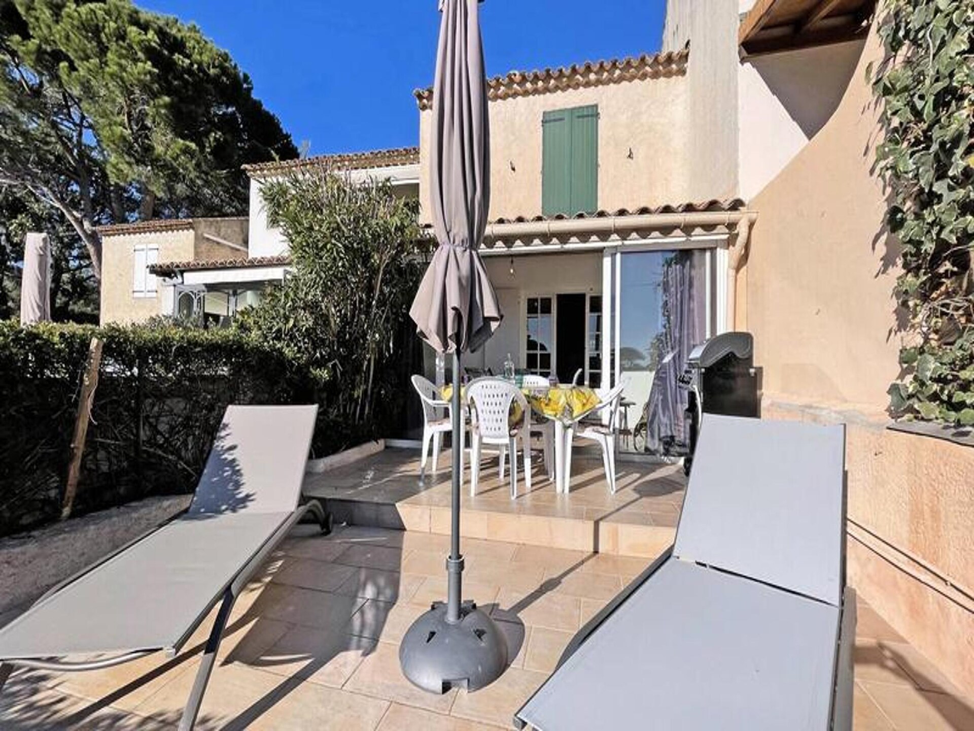 Zonnig appartement met zeezicht en zwembad op 600m van het strand in Ste Maxime - foto 19